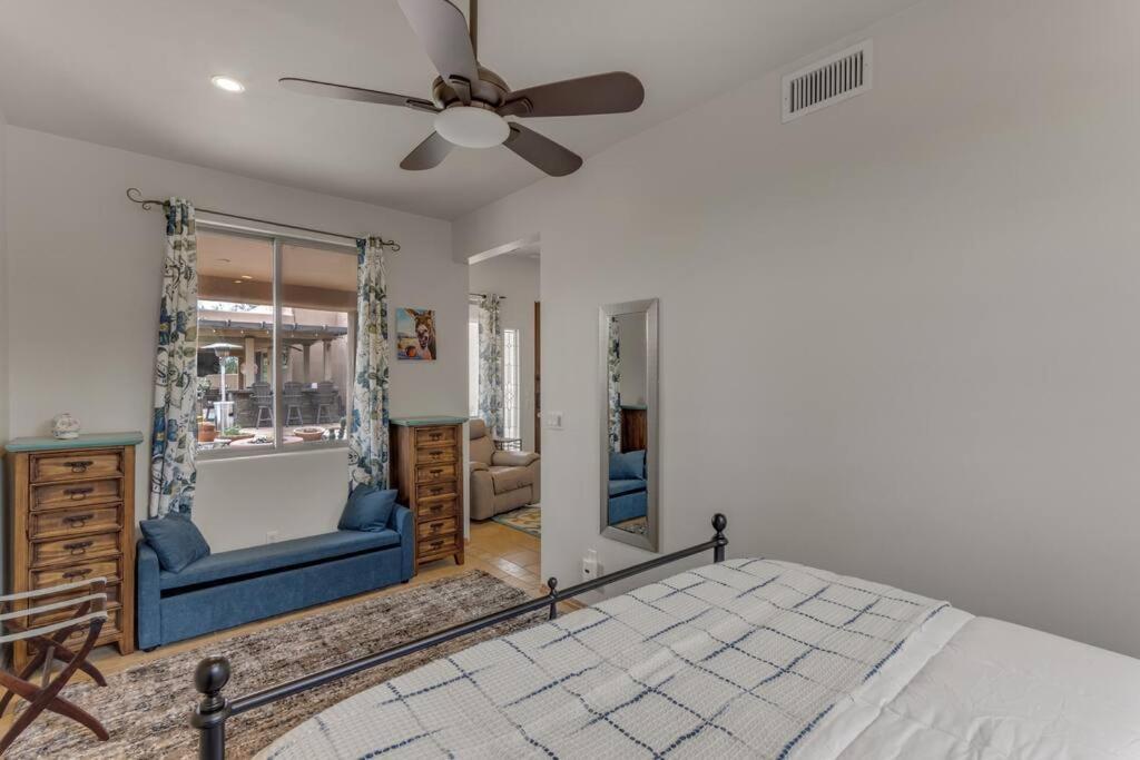 Desert Retreat With Dream Backyard Holiday home *