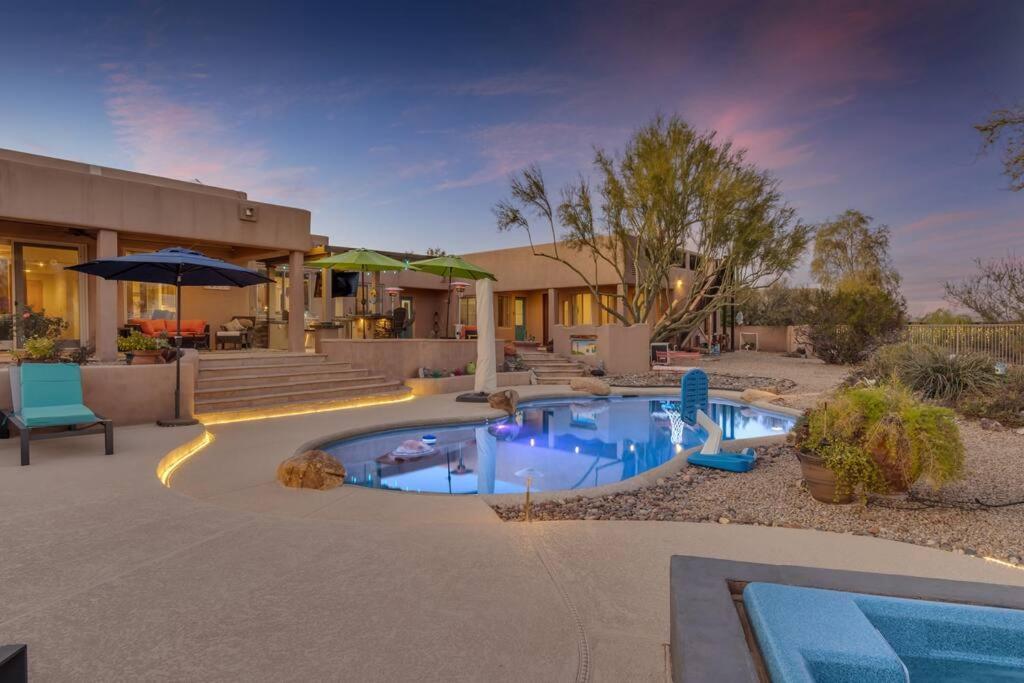 Desert Retreat With Dream Backyard Holiday home