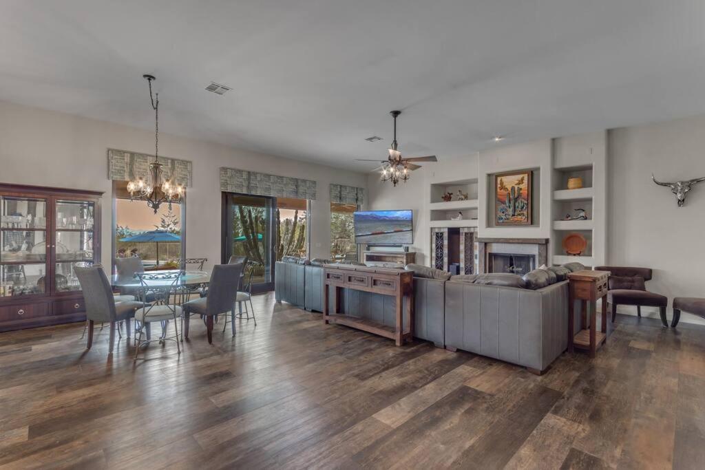 Holiday home Desert Retreat With Dream Backyard *