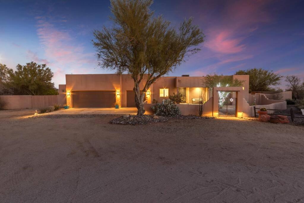 Desert Retreat With Dream Backyard Scottsdale