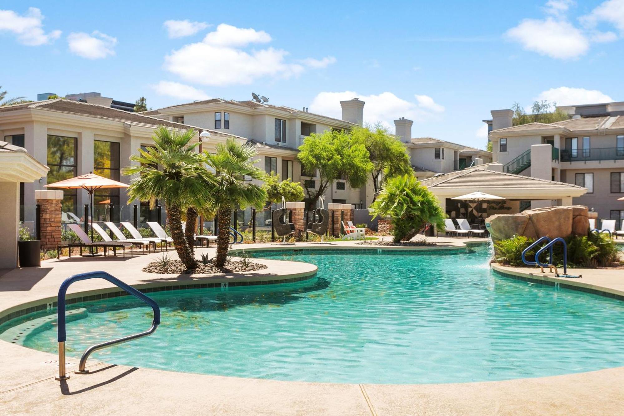2br Cozysuites At Kierland Commons With Pool #01 Apartment Scottsdale