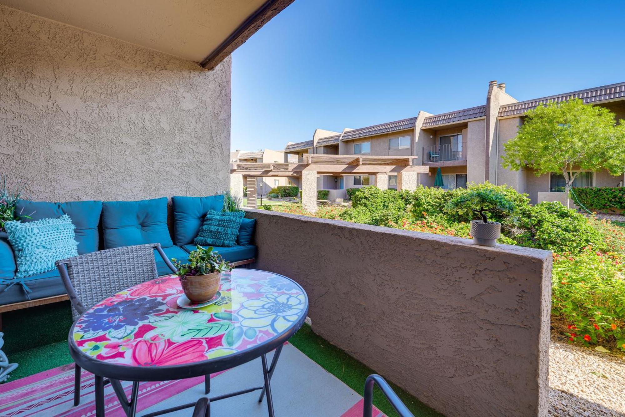 Sunny With 2 Year-round Pools! Apartment