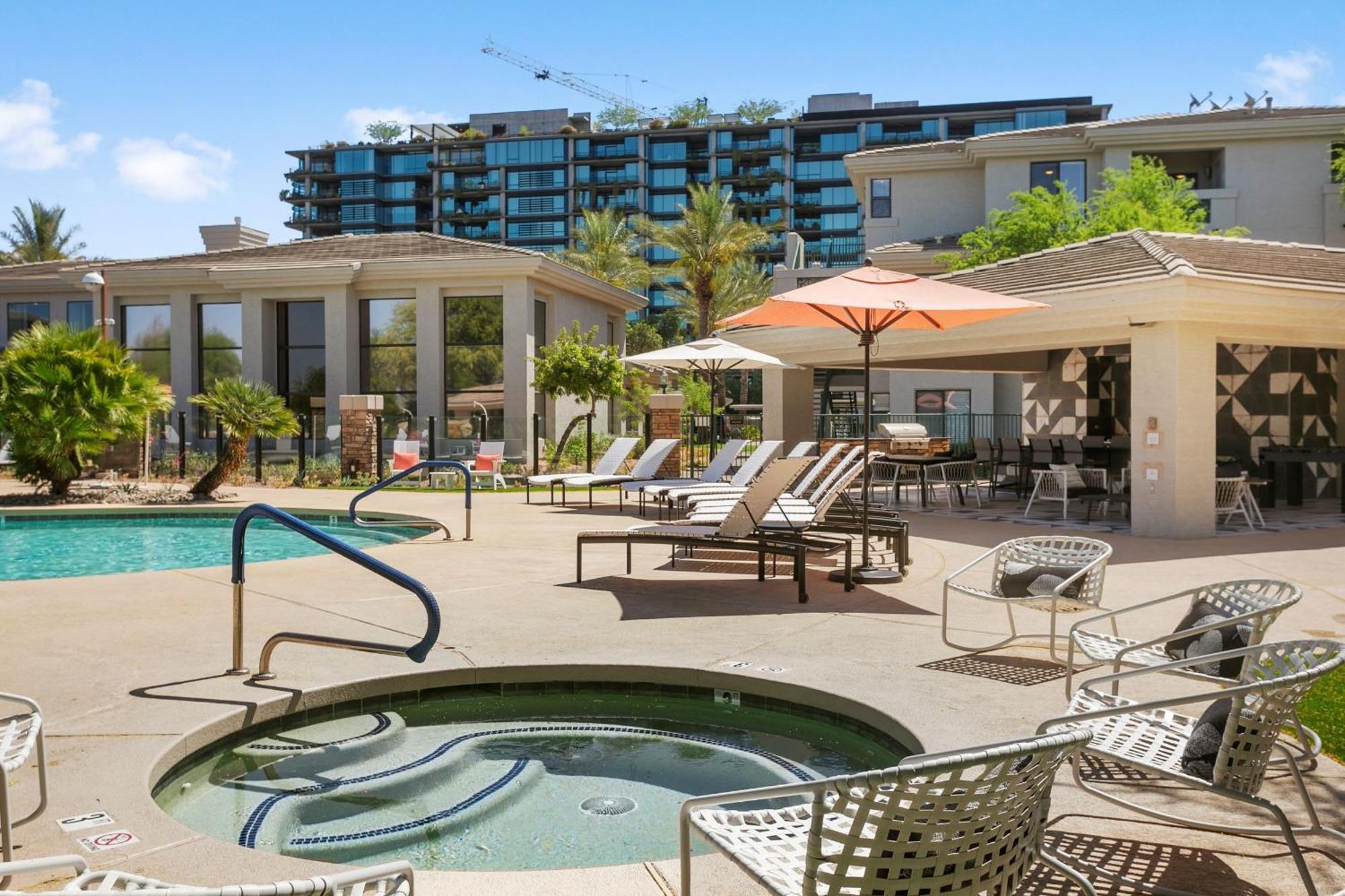Apartment Cozysuites At Kierland Commons With Pool #16 *