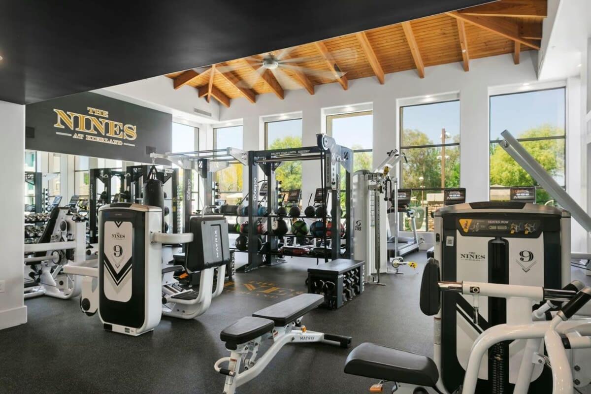 2br Cozysuites At Kierland Commons With Pool #11 *