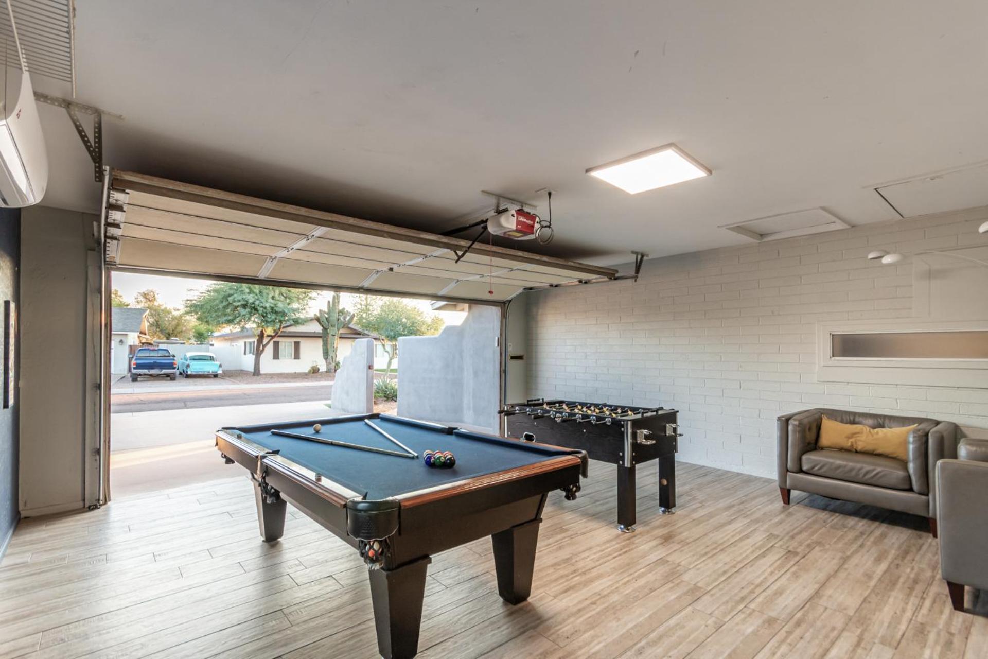 Hot Tub, Heated Pool, Mini Golf, Bbq, 500 Mbps, 50in Tv, Old Town Holiday home