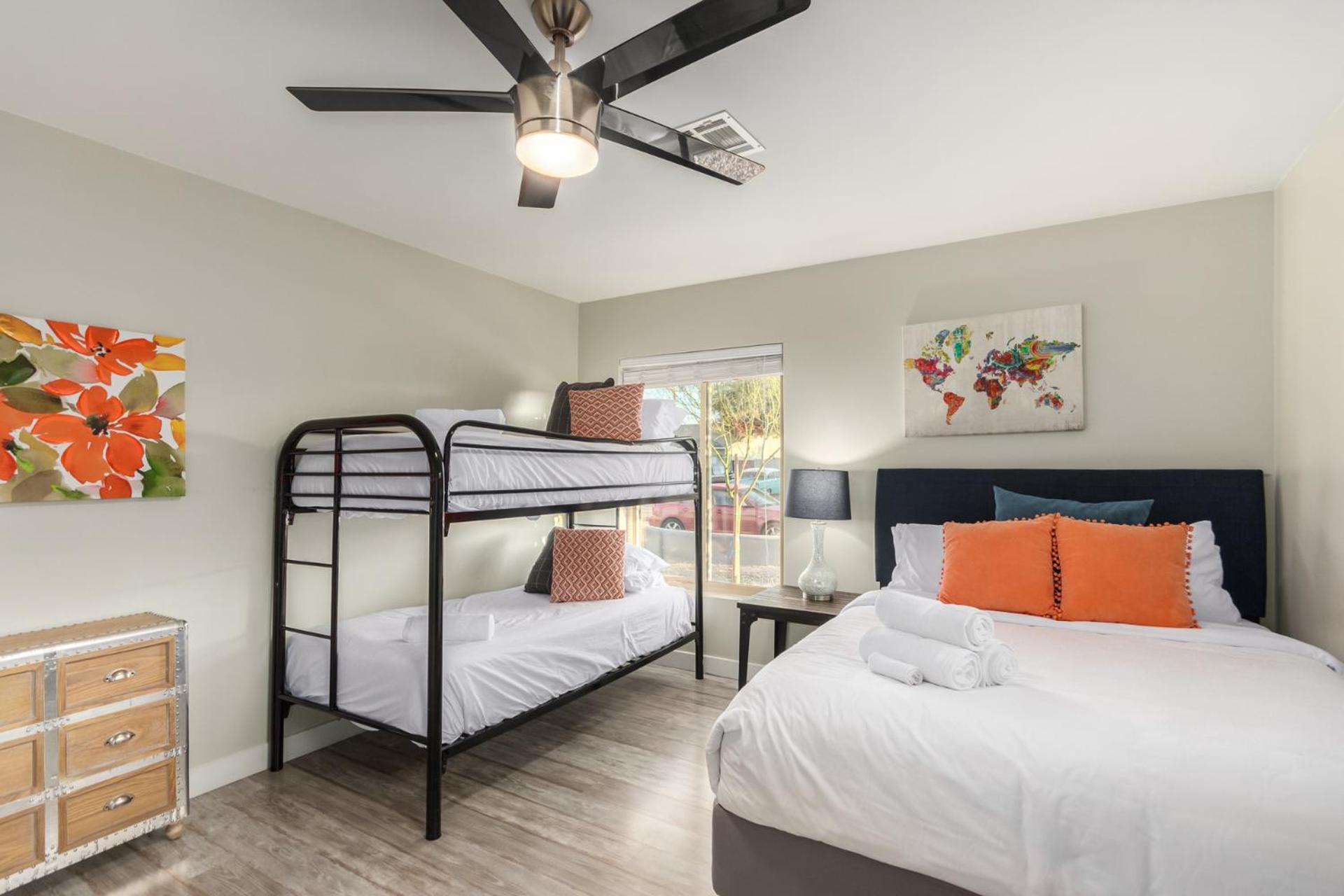 Hot Tub, Heated Pool, Mini Golf, Bbq, 500 Mbps, 50in Tv, Old Town