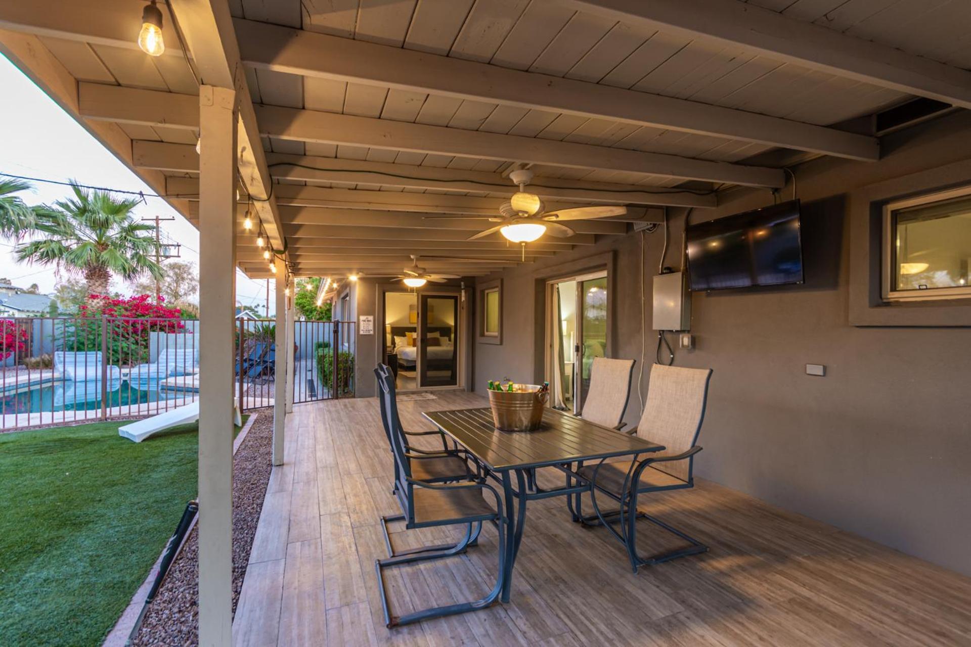 Hot Tub, Heated Pool, Mini Golf, Bbq, 500 Mbps, 50in Tv, Old Town Holiday home