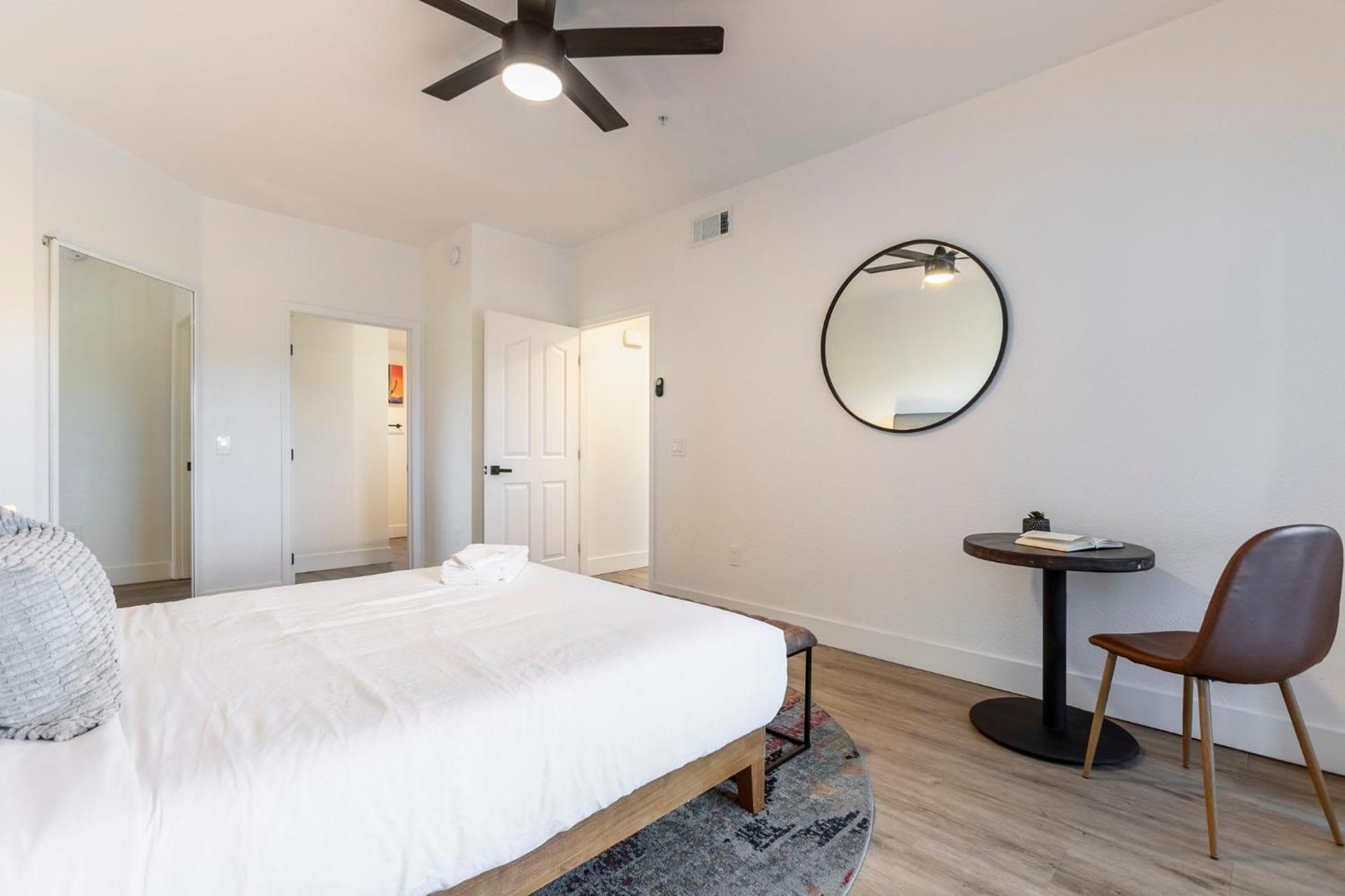 Cozysuites At Kierland Commons With Pool #16 Apartment *