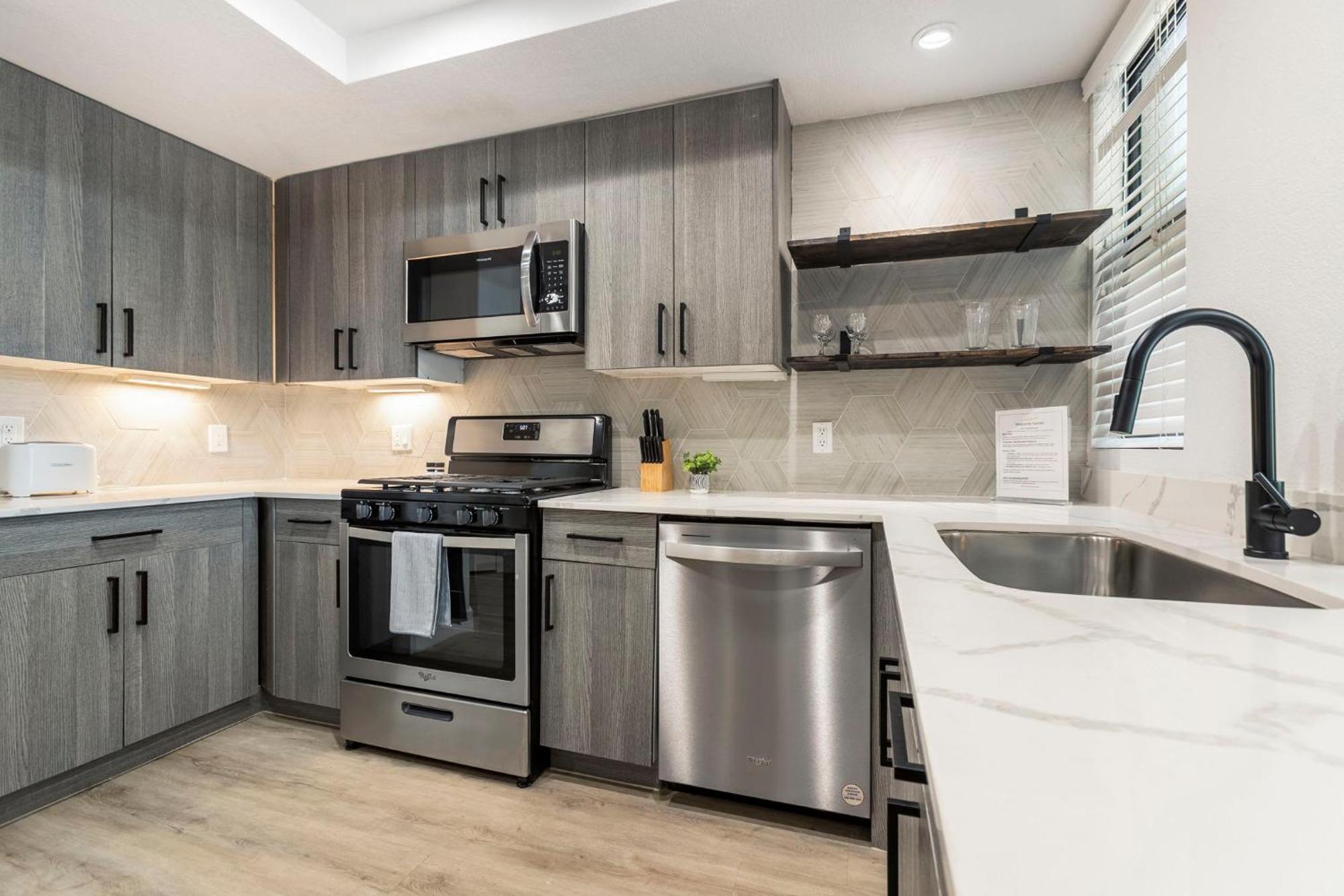 2br Cozysuites At Kierland Commons With Pool #11 Apartment Scottsdale