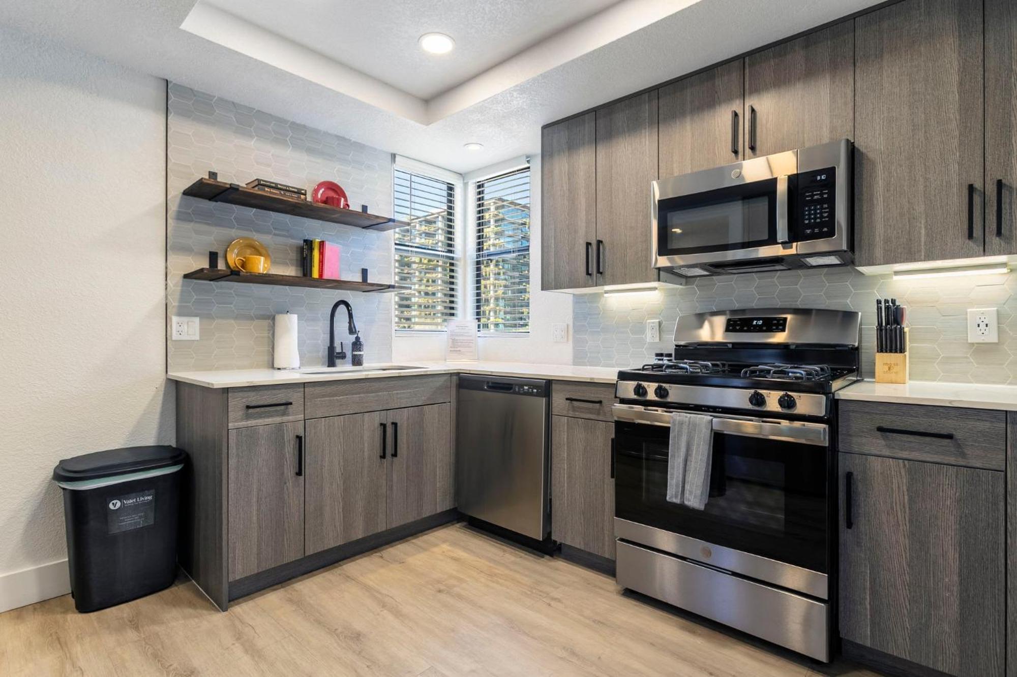 Apartment Cozysuites At Kierland Commons With Pool#15