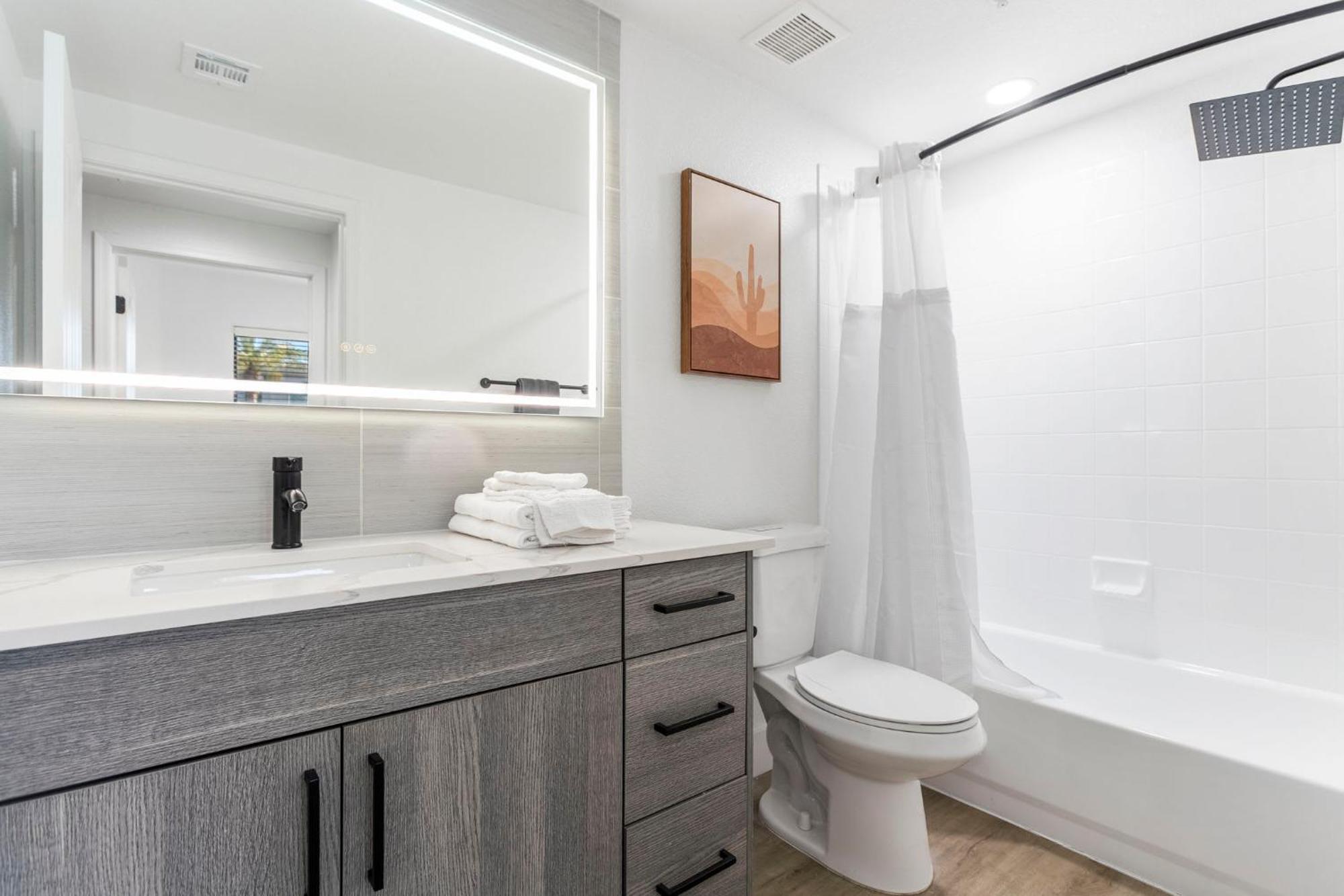 Apartment 2br Cozysuites At Kierland Commons With Pool #11 Scottsdale