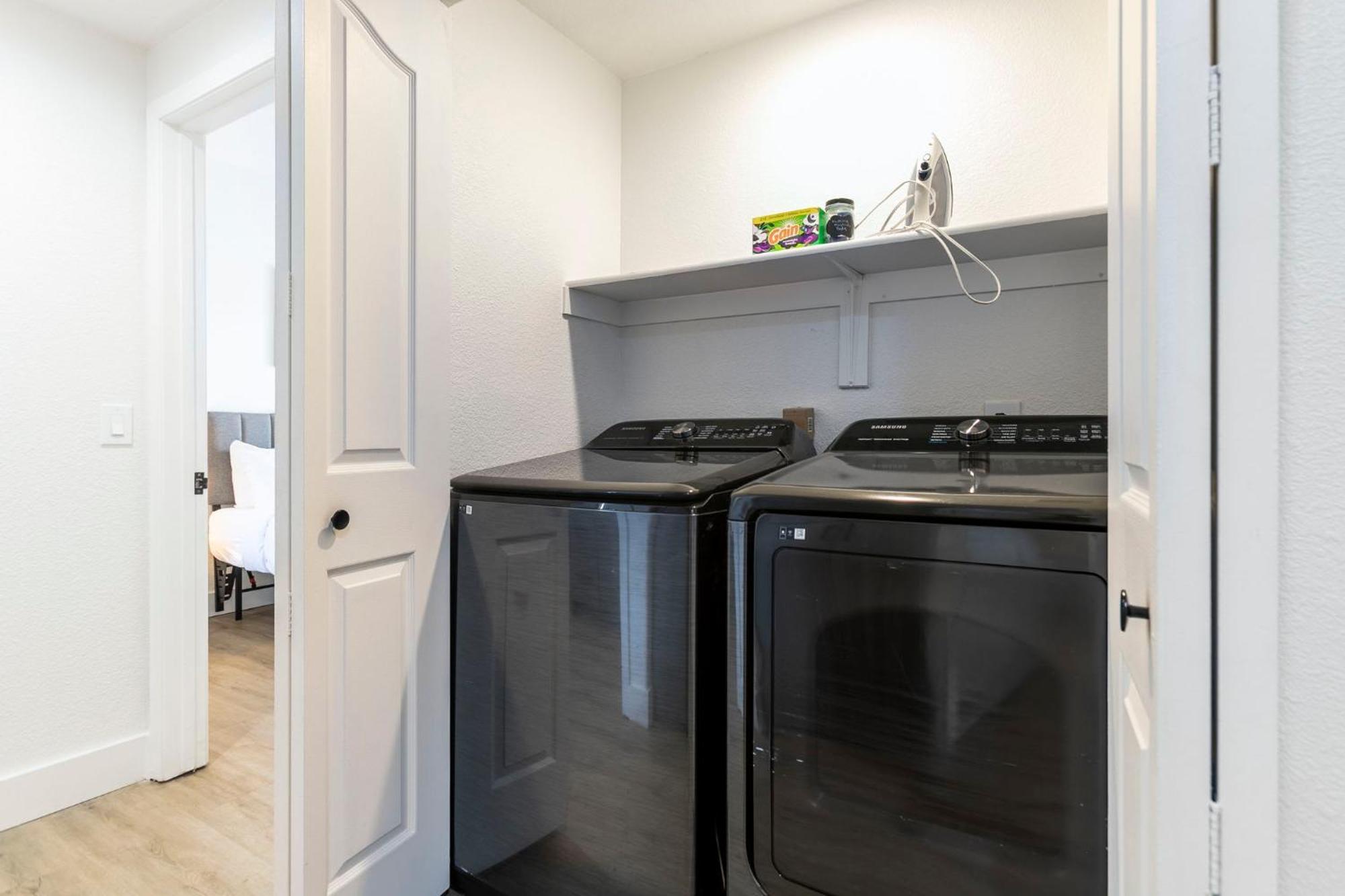 2br Cozysuites At Kierland Commons With Pool #11 *