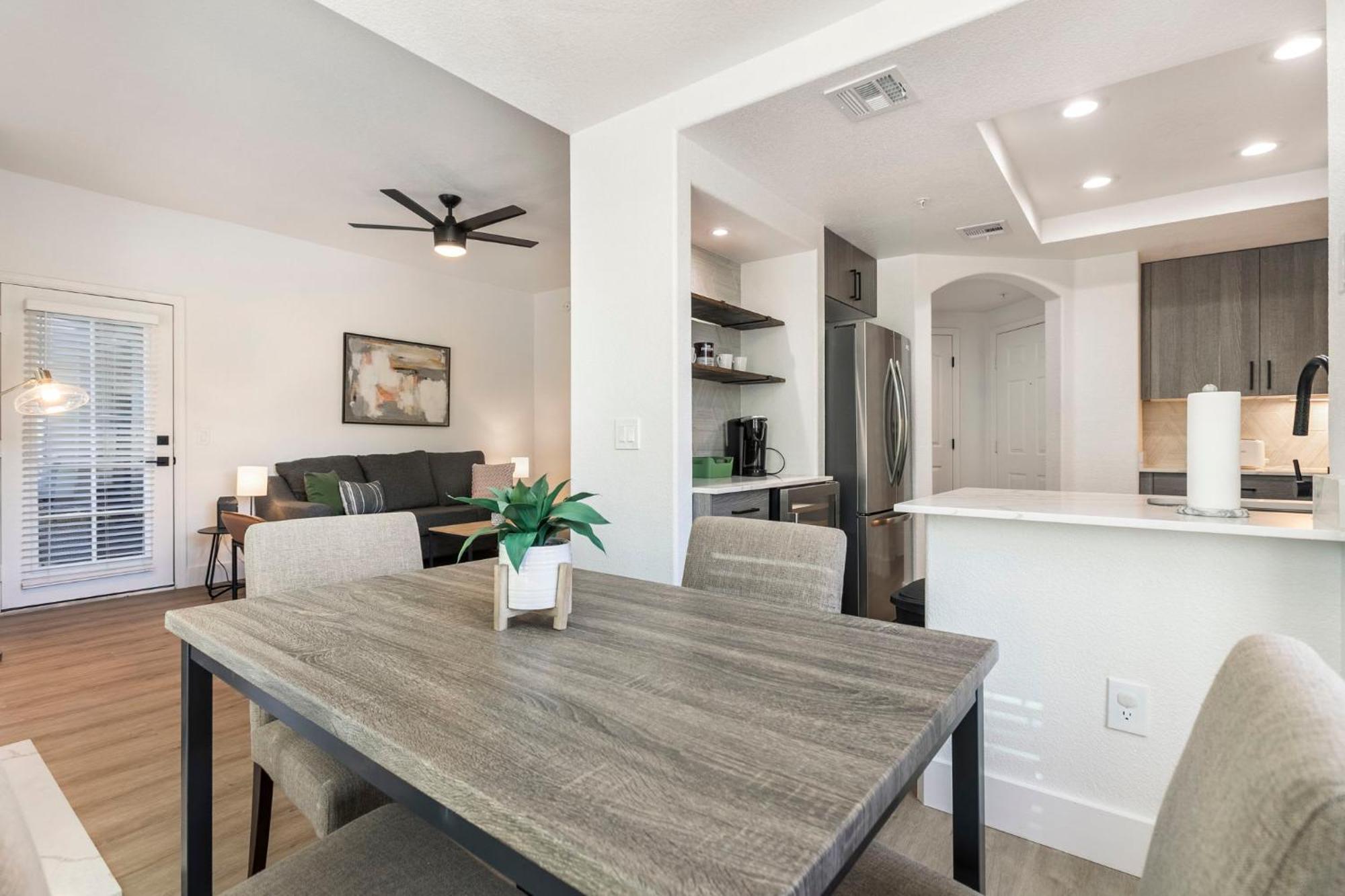 2br Cozysuites At Kierland Commons With Pool #11 Apartment Scottsdale