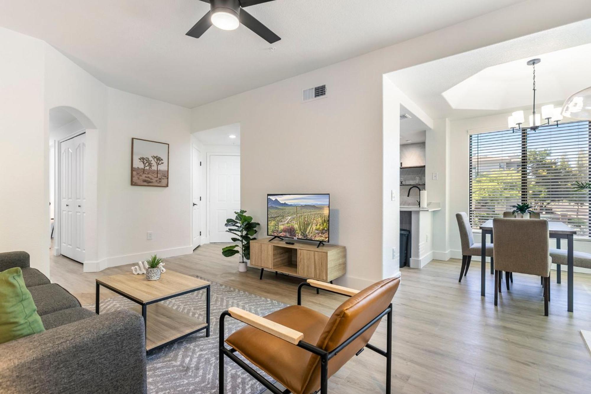 Apartment 2br Cozysuites At Kierland Commons With Pool #11