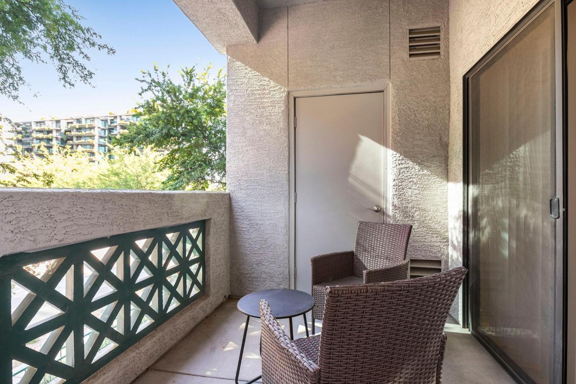 2br Cozysuites At Kierland Commons With Pool #11 Scottsdale