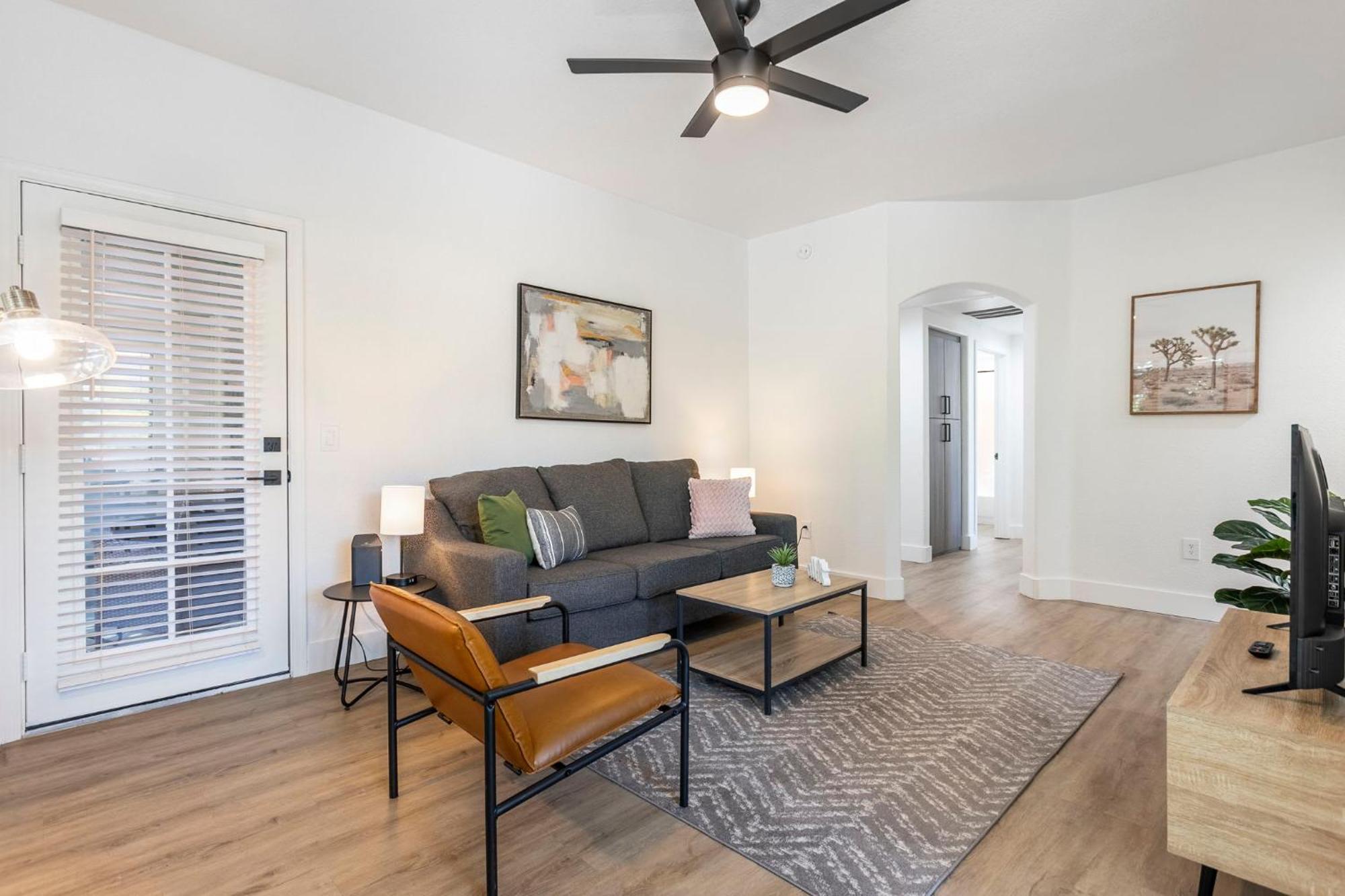 2br Cozysuites At Kierland Commons With Pool #11 Apartment *