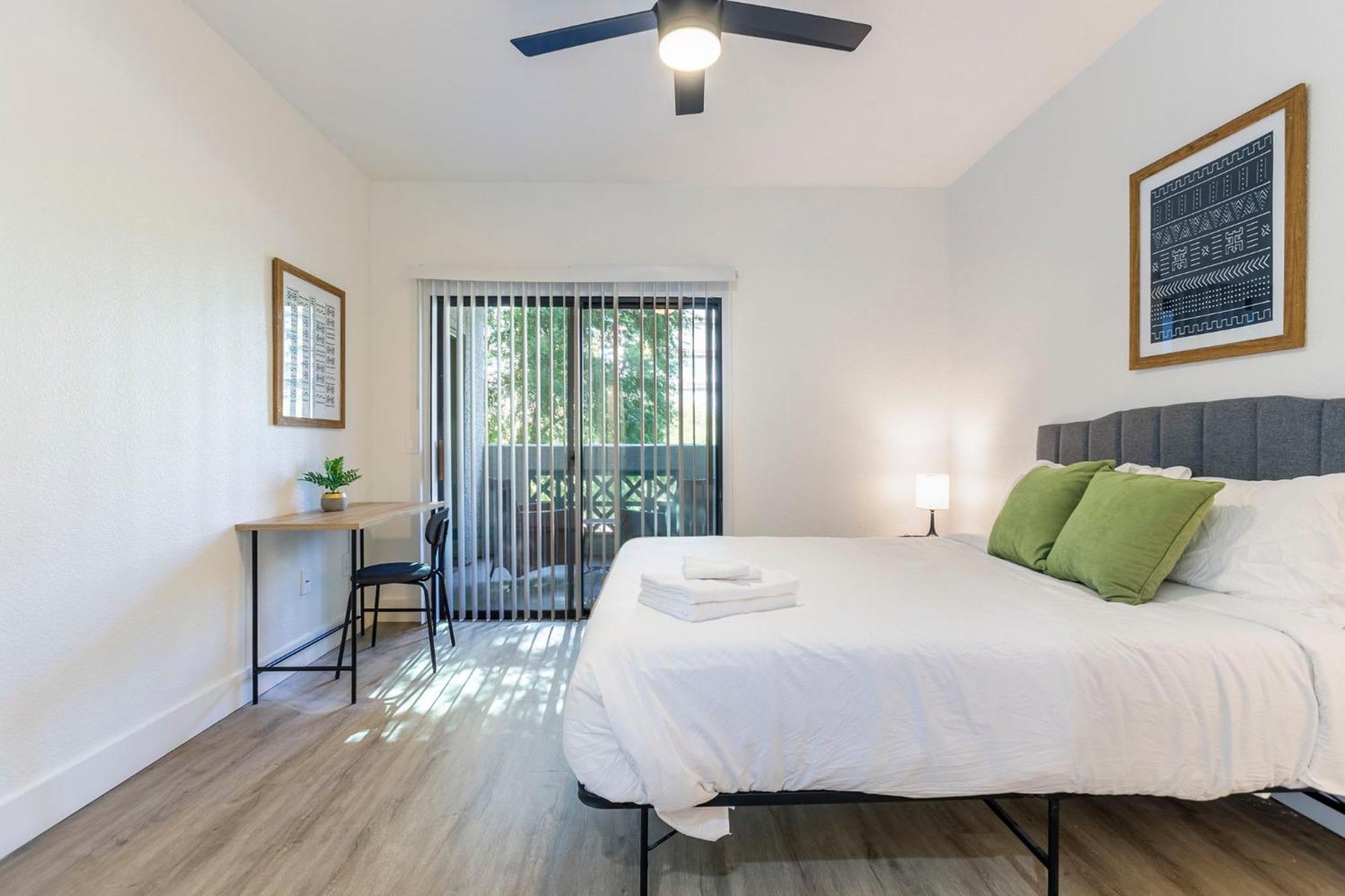2br Cozysuites At Kierland Commons With Pool #11 Apartment