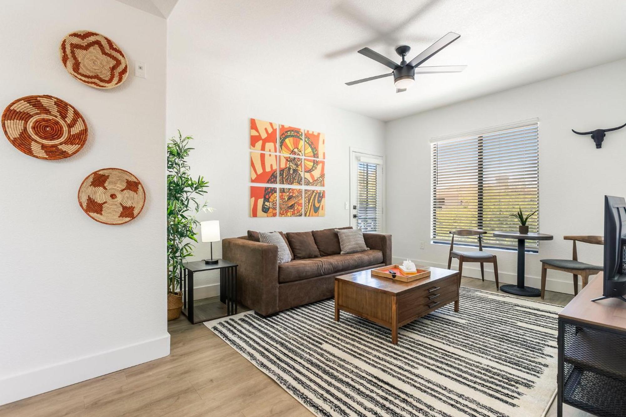 Apartment Cozysuites At Kierland Commons With Pool#15 *