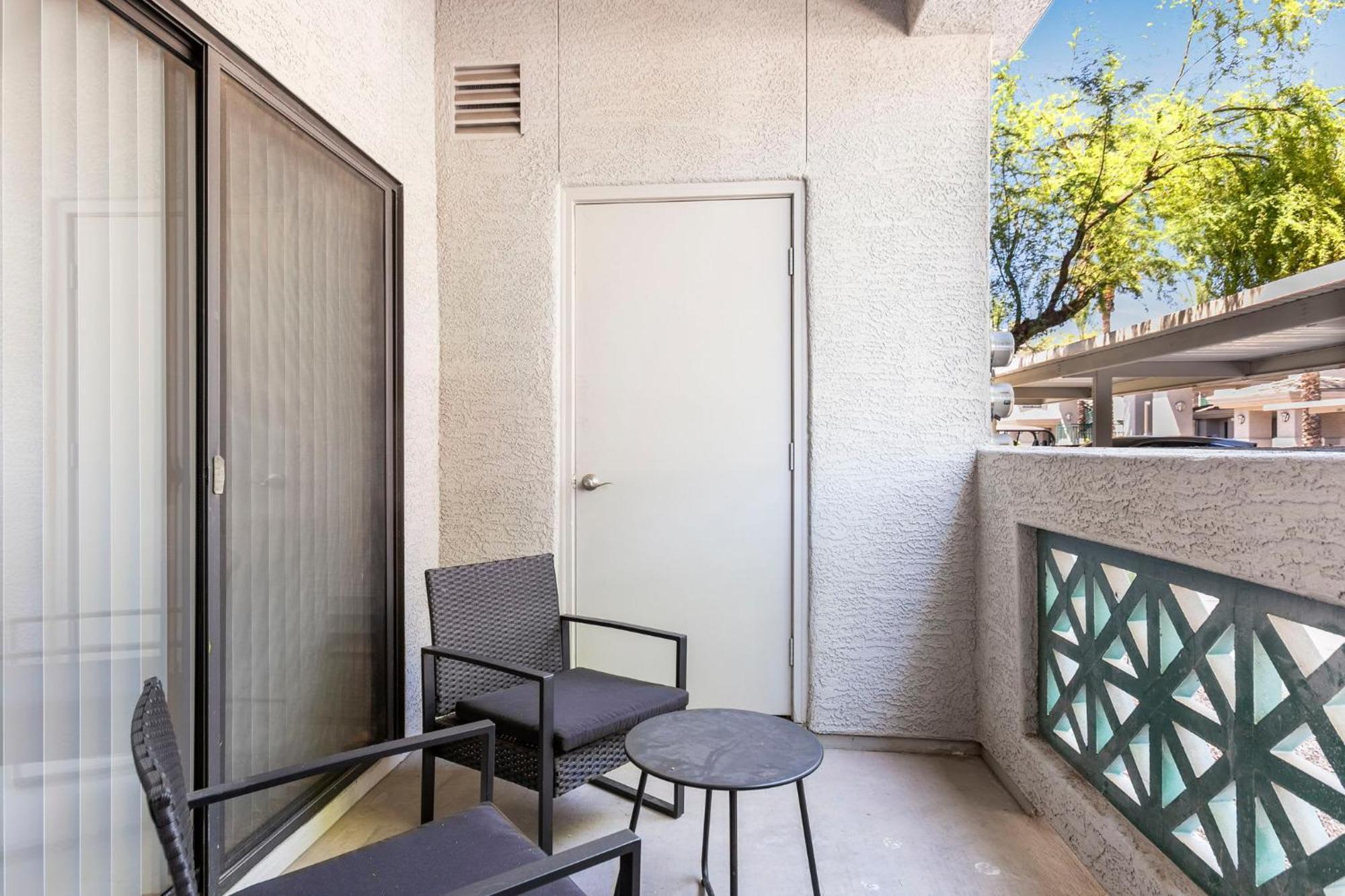 Apartment 2br Cozysuites At Kierland Commons With Pool #02 Scottsdale