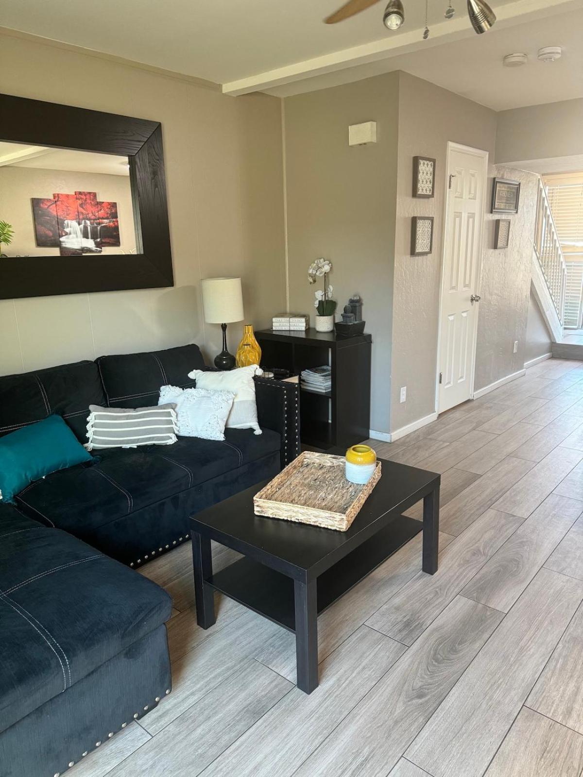 Apartment Old Town 2 Bedroom Gem!