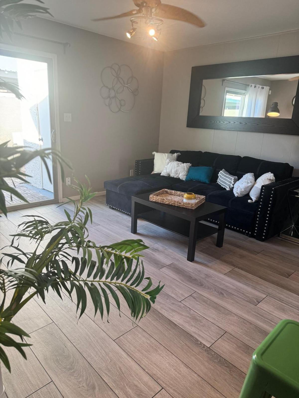 Old Town 2 Bedroom Gem! *