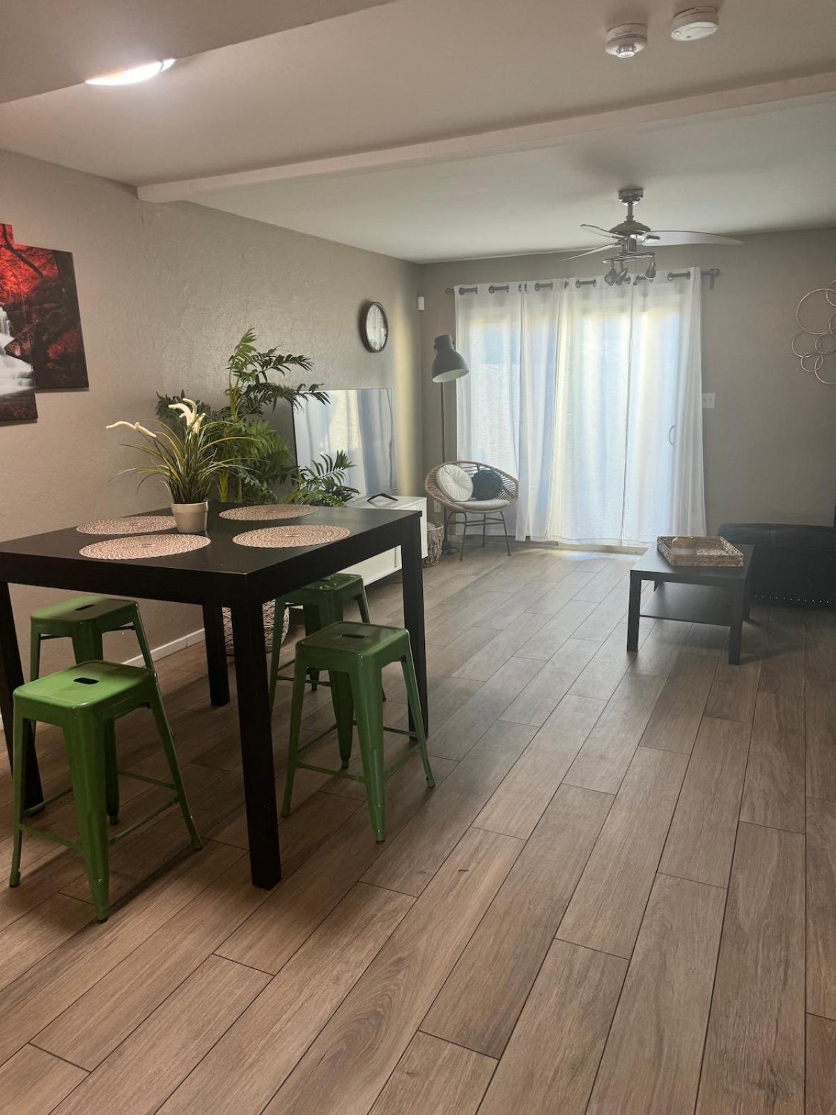 Old Town 2 Bedroom Gem! * Scottsdale