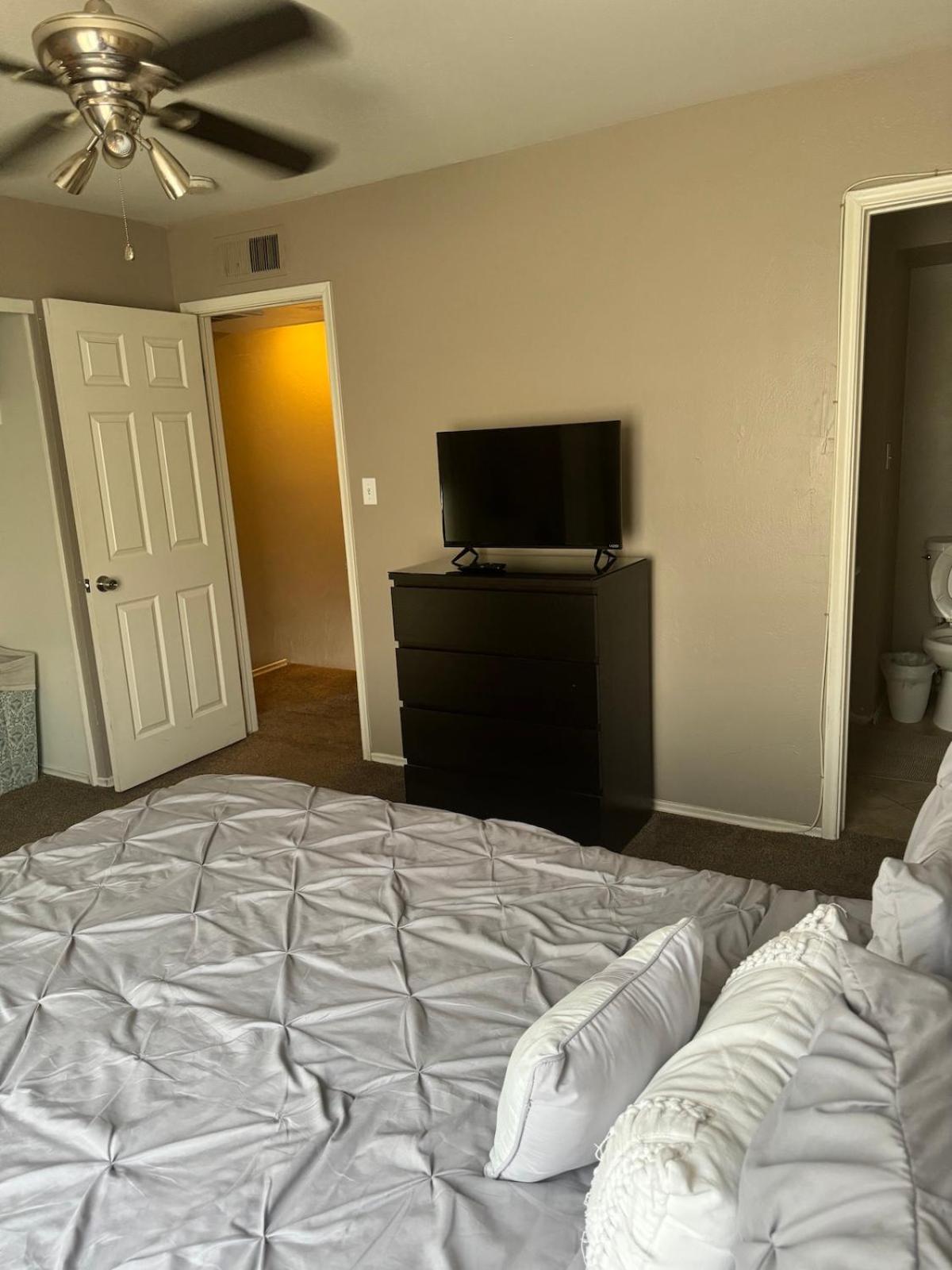 Old Town 2 Bedroom Gem!