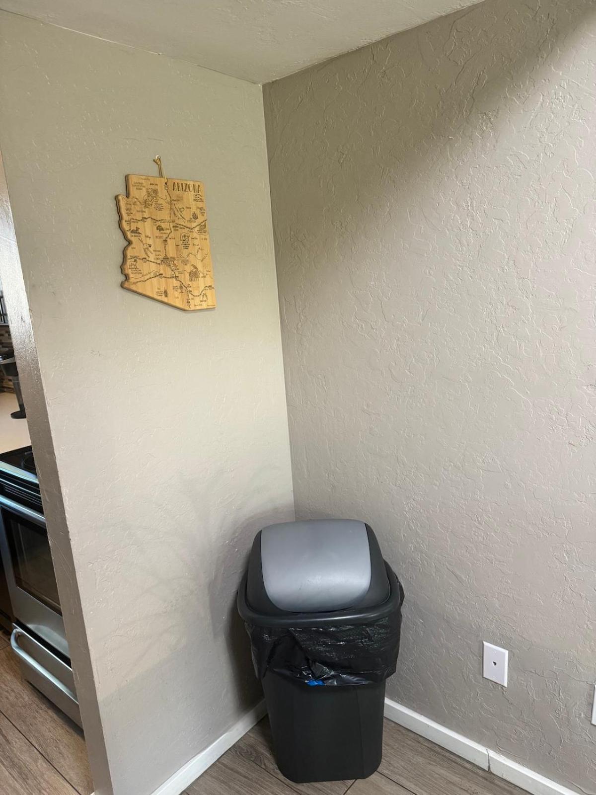Old Town 2 Bedroom Gem! Apartment
