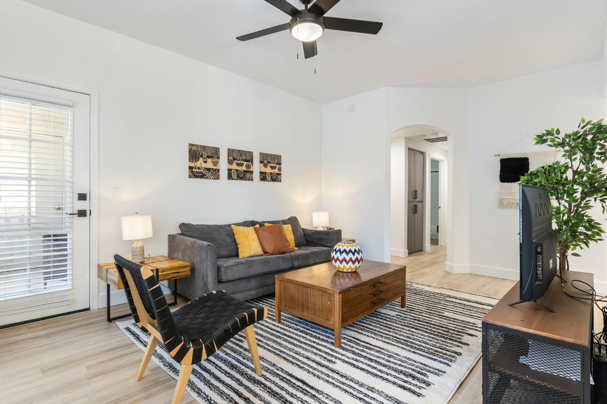 2br Cozysuites At Kierland Commons With Pool #06 Scottsdale