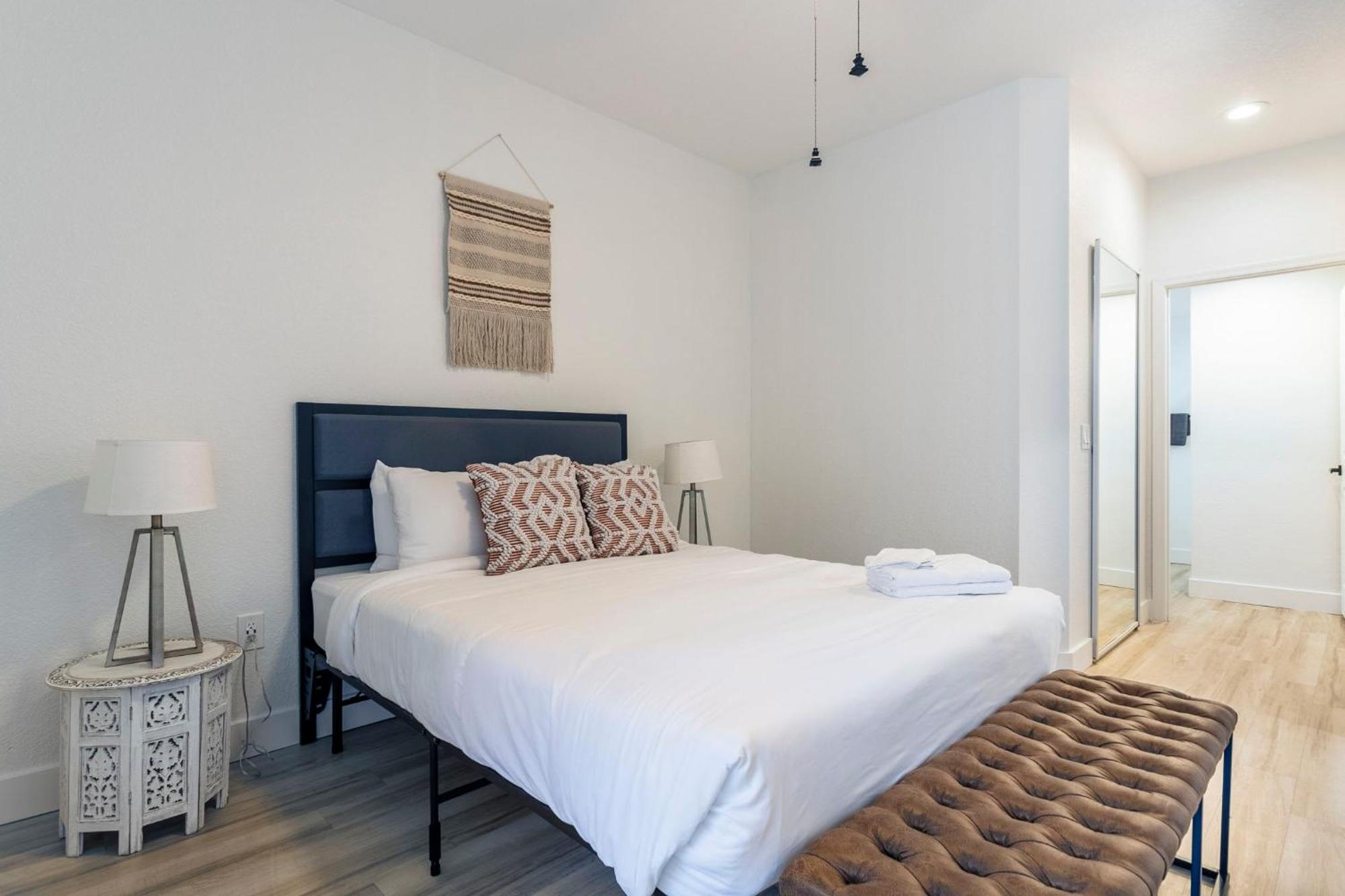 2br Cozysuites At Kierland Commons With Pool #06 * Scottsdale