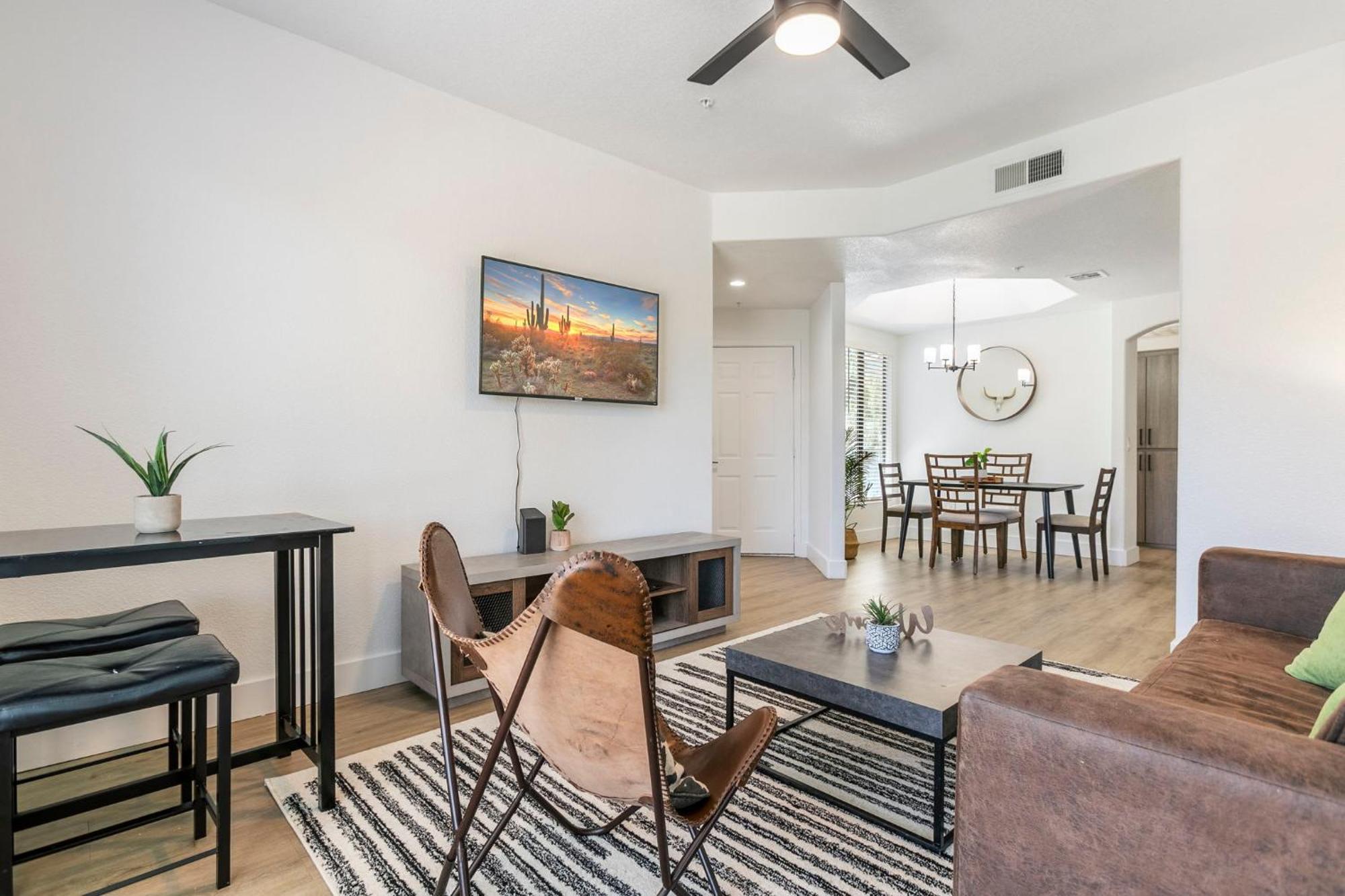 Cozysuites At Kierland Commons With Pool #13