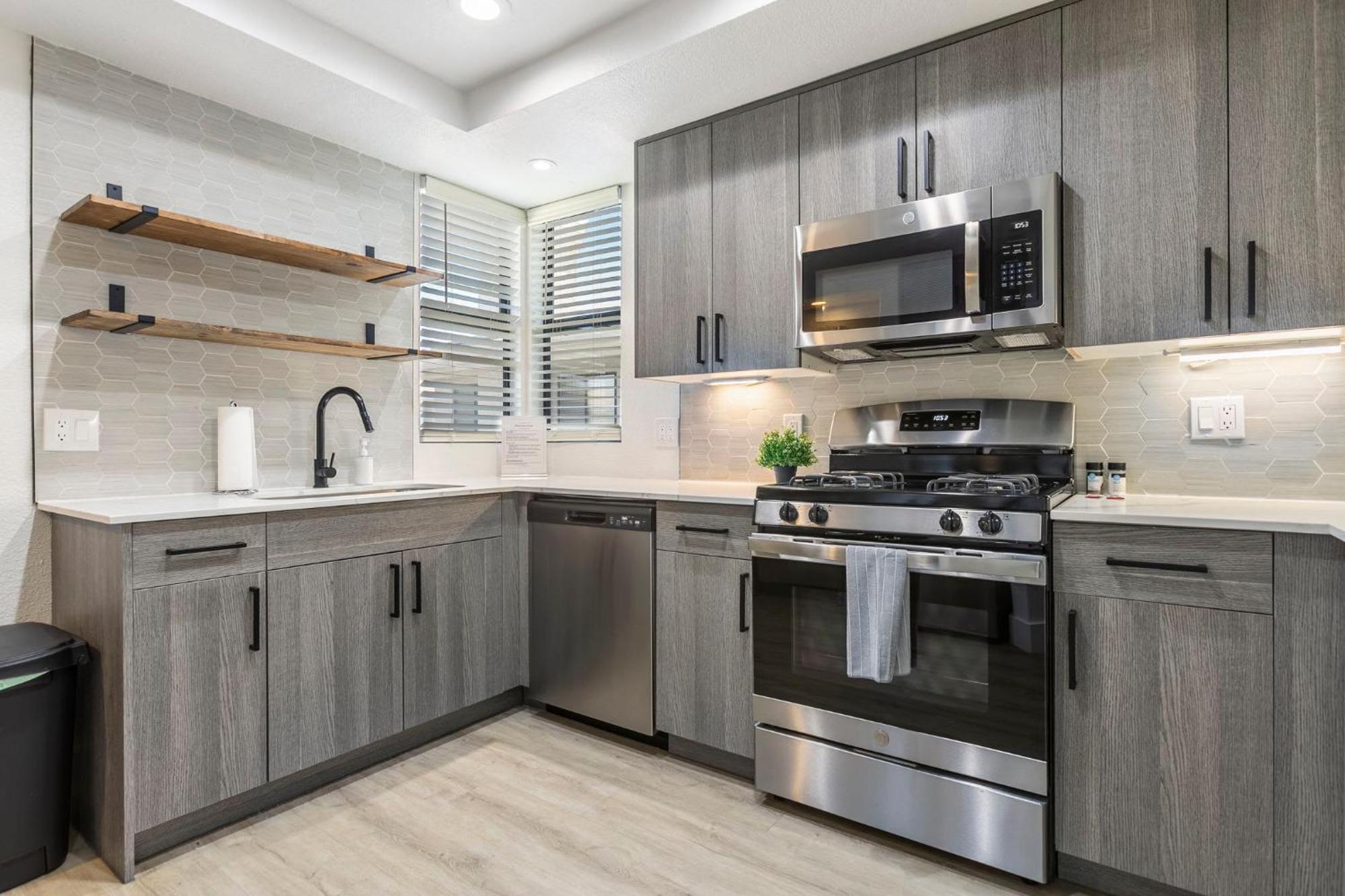 Apartment Cozysuites At Kierland Commons With Pool #13