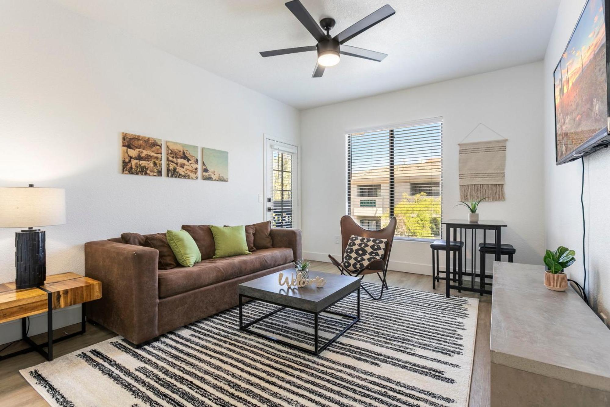 Cozysuites At Kierland Commons With Pool #13