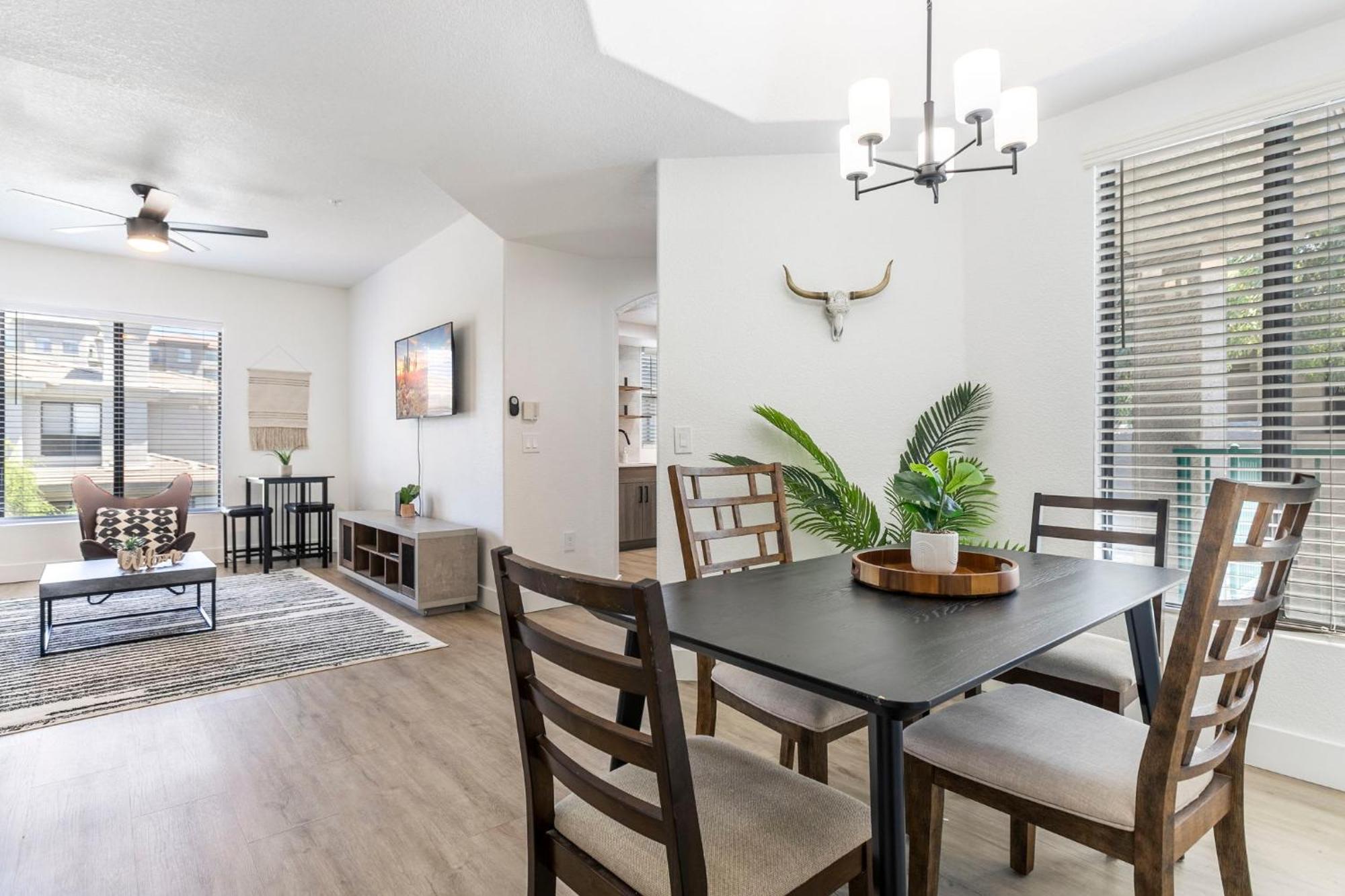 Cozysuites At Kierland Commons With Pool #13 Apartment *