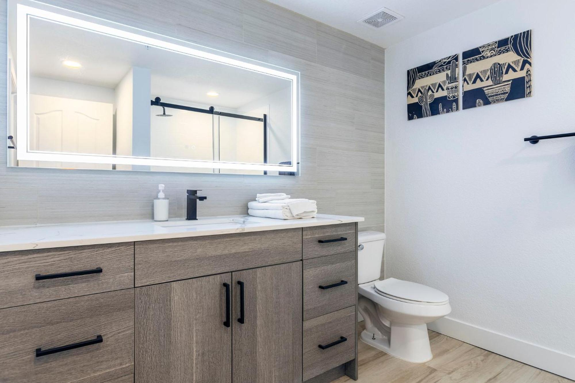 2br Cozysuites At Kierland Commons With Pool #06 Apartment