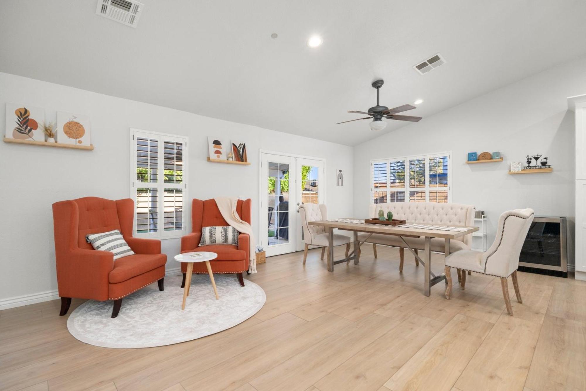 Luxury Living, Private Pool, Bbq & Prime Location