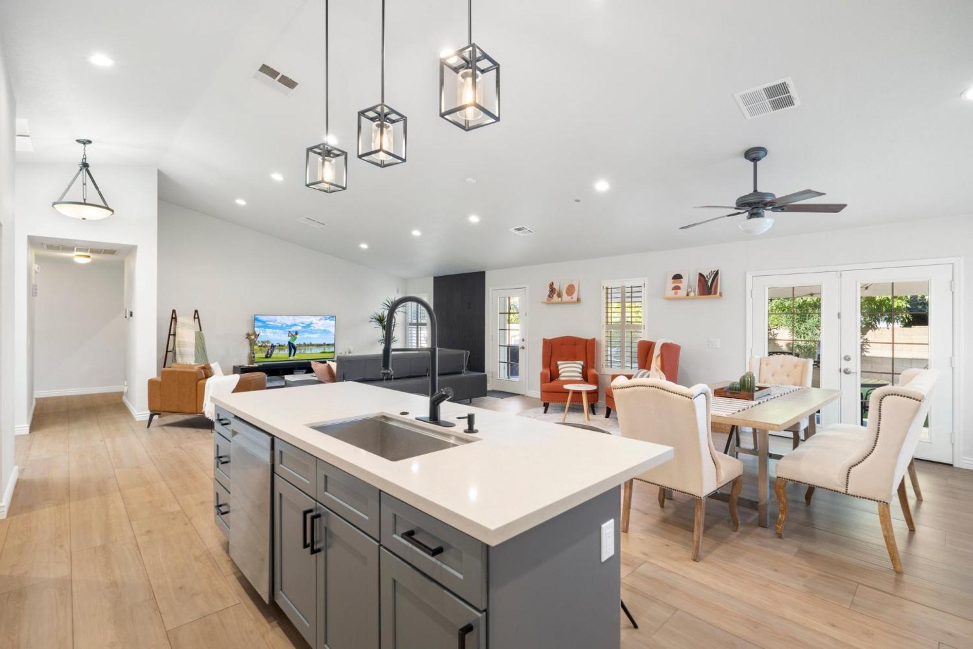Luxury Living, Private Pool, Bbq & Prime Location Holiday home