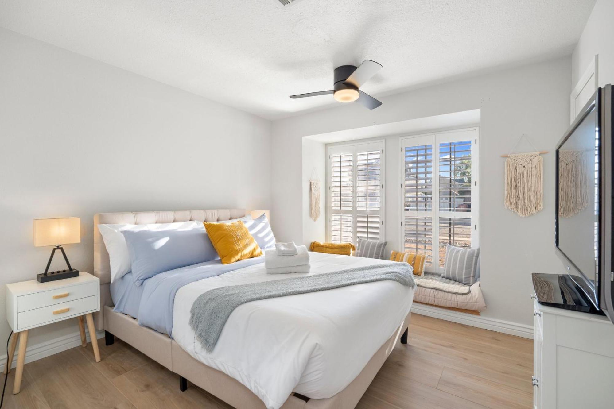 Luxury Living, Private Pool, Bbq & Prime Location