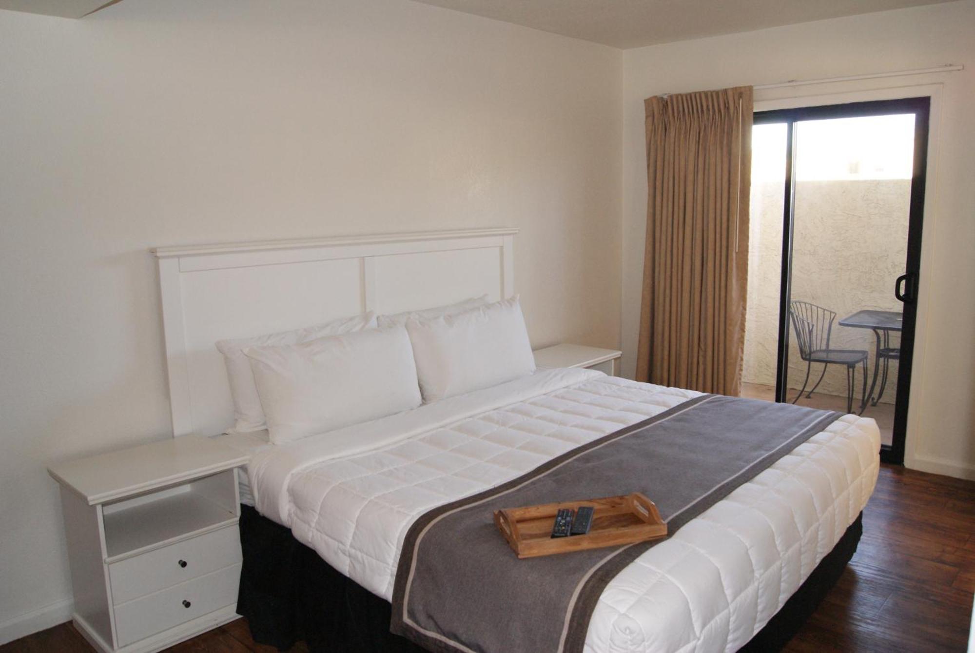 104 Fully Furnished 1br Suite-outdoor Pool Apartment