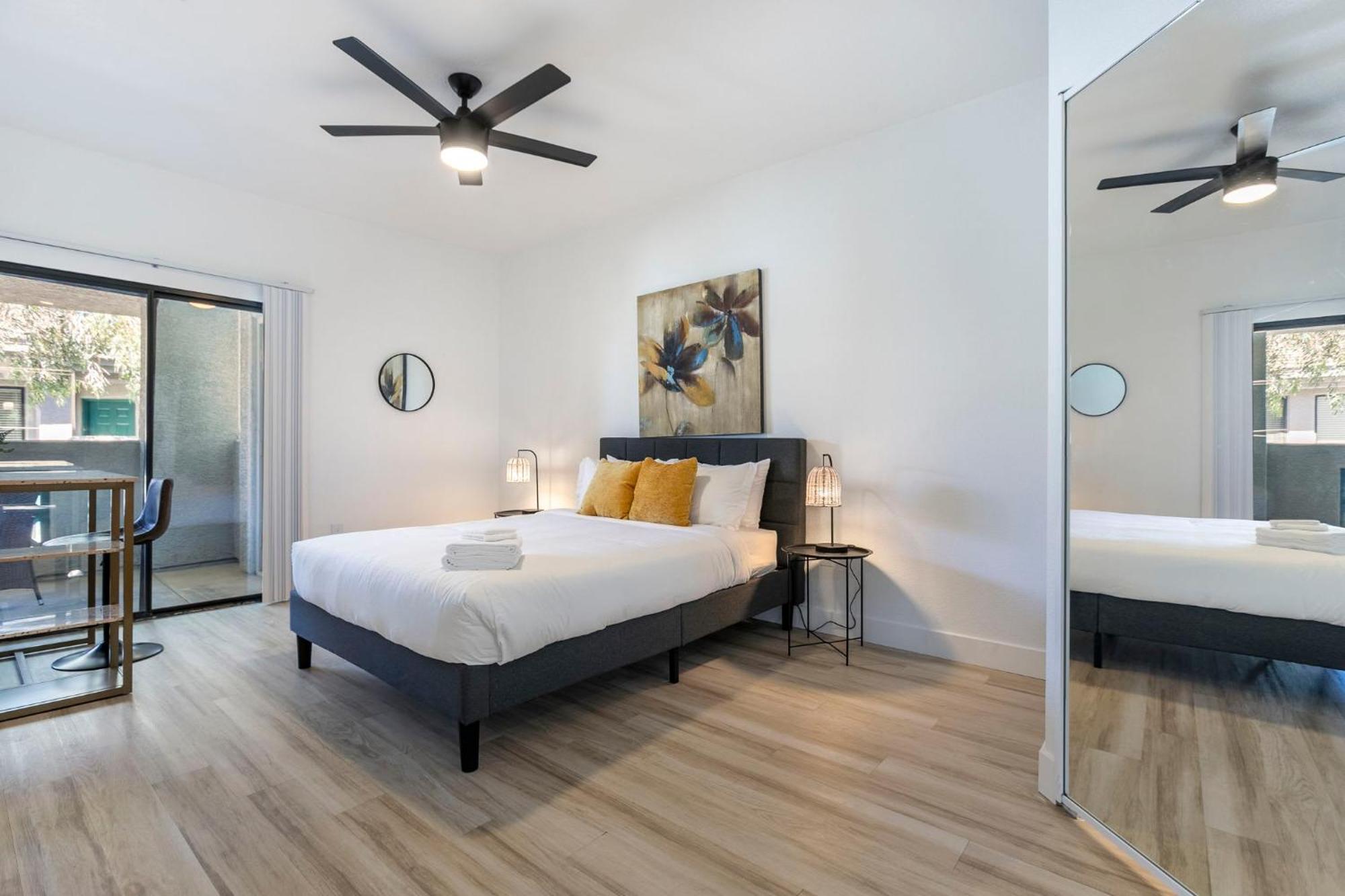 Apartment 3br Cozysuites At Kierland Commons With Pool #12 Scottsdale