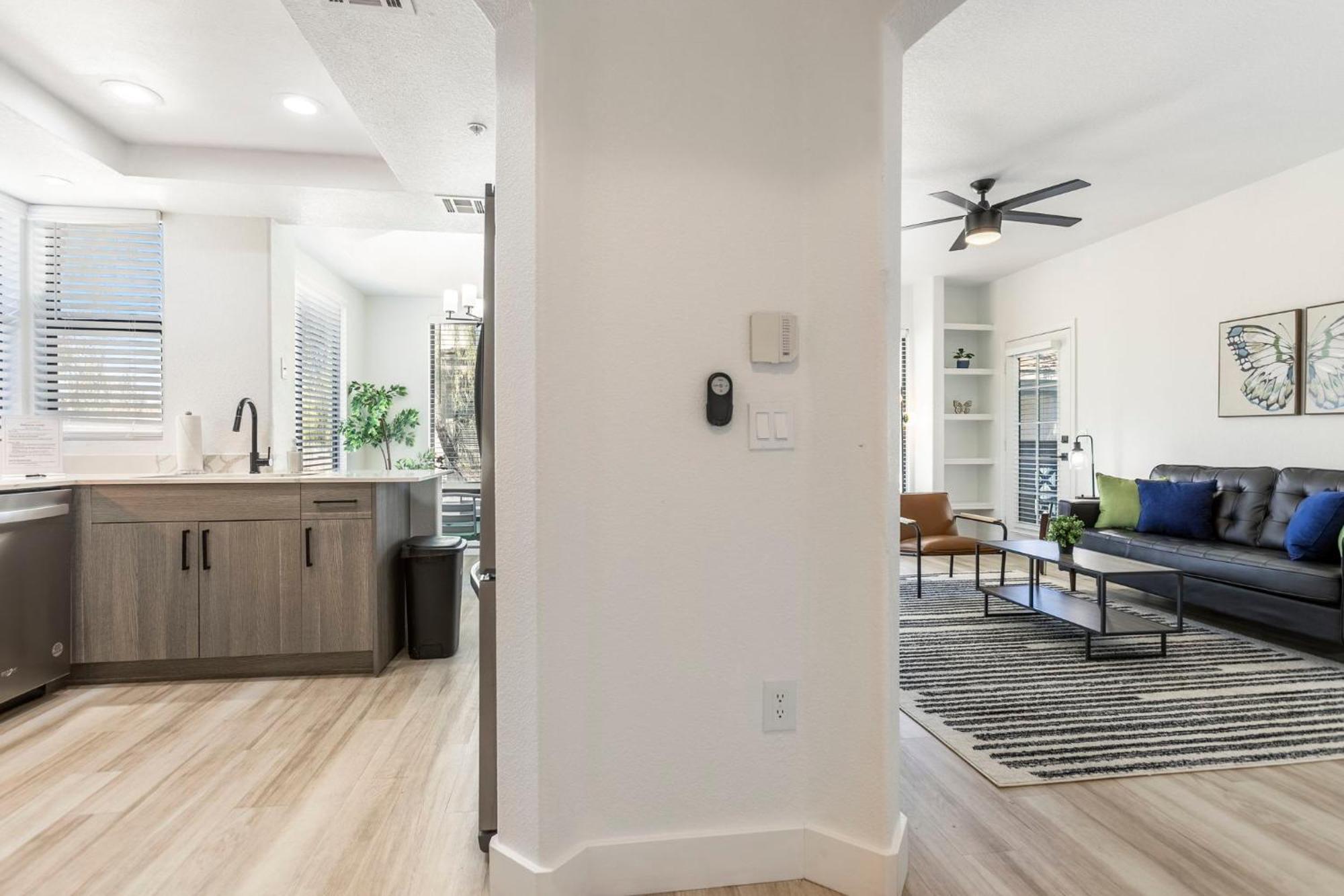 Apartment 3br Cozysuites At Kierland Commons With Pool #12 Scottsdale