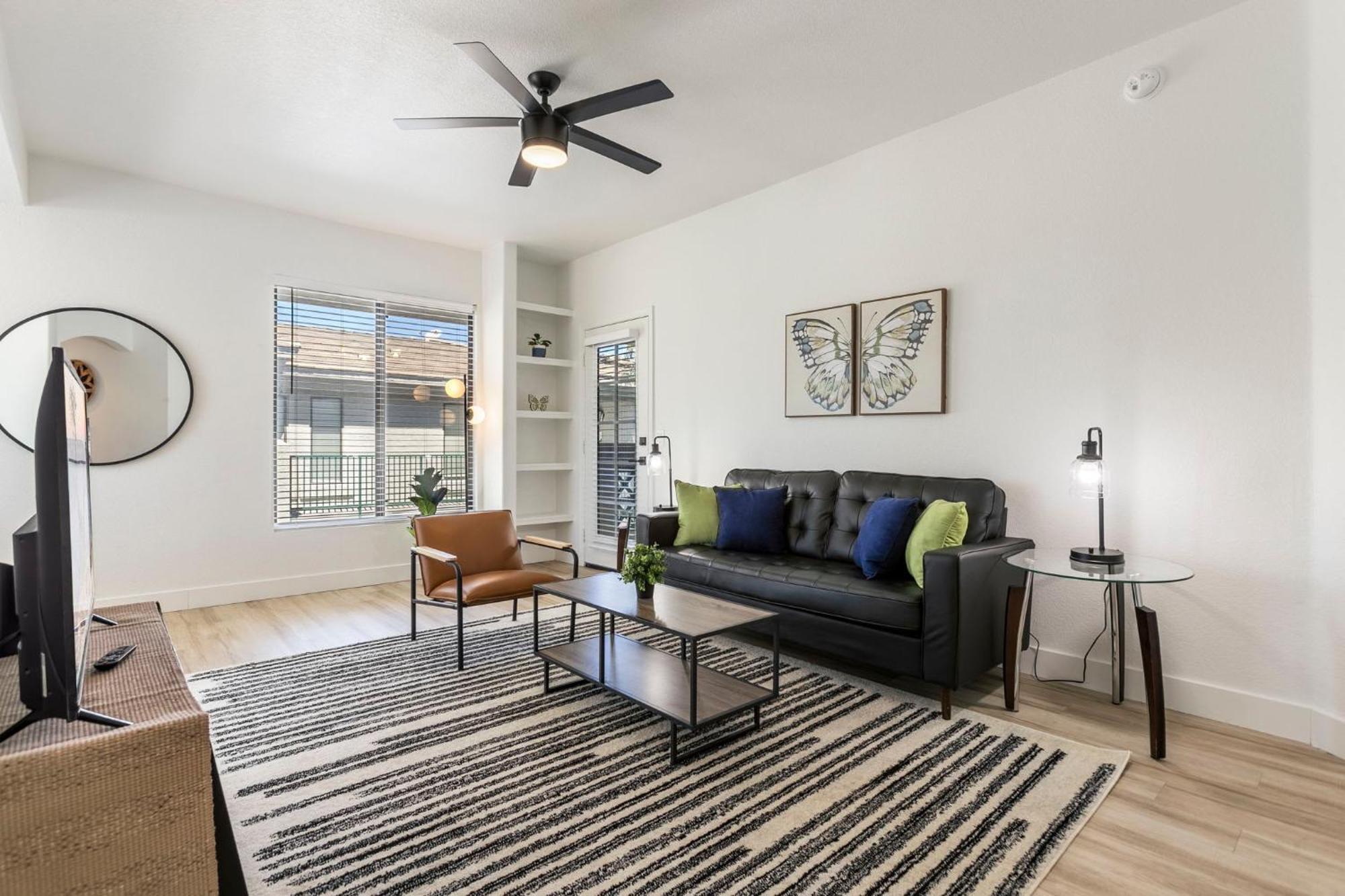 3br Cozysuites At Kierland Commons With Pool #12