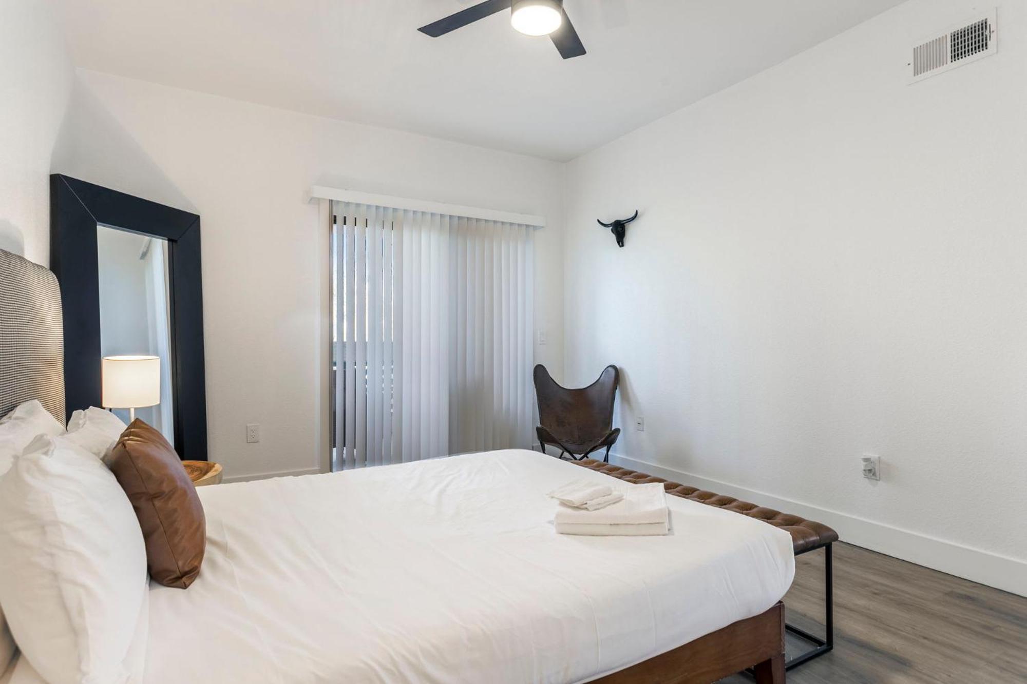 Apartment 2br Cozysuites At Kierland Commons With Pool #01 *
