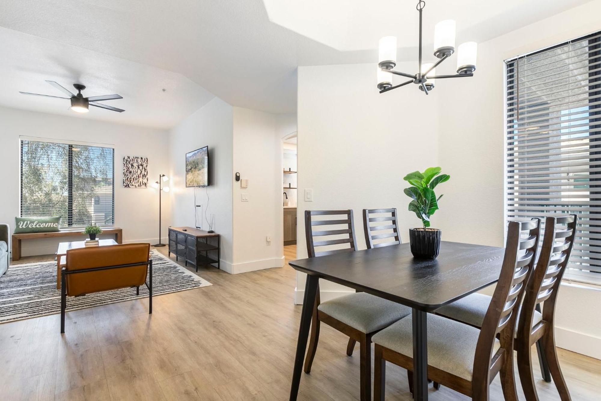 Apartment 2br Cozysuites At Kierland Commons With Pool #01 *