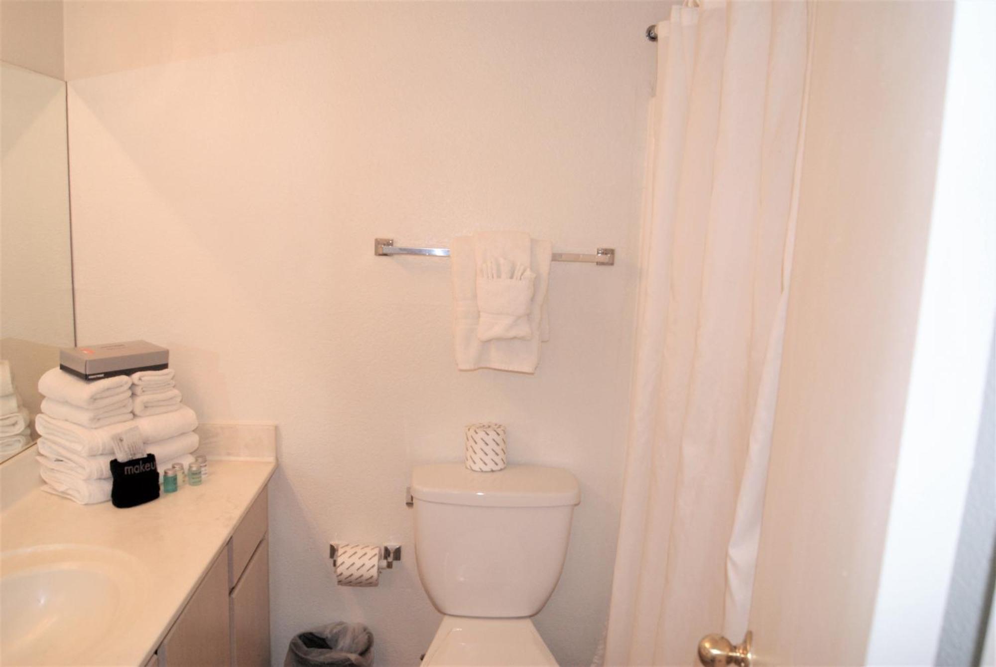 115 Fully Furnished 1br Suite-prime Location Apartment Scottsdale