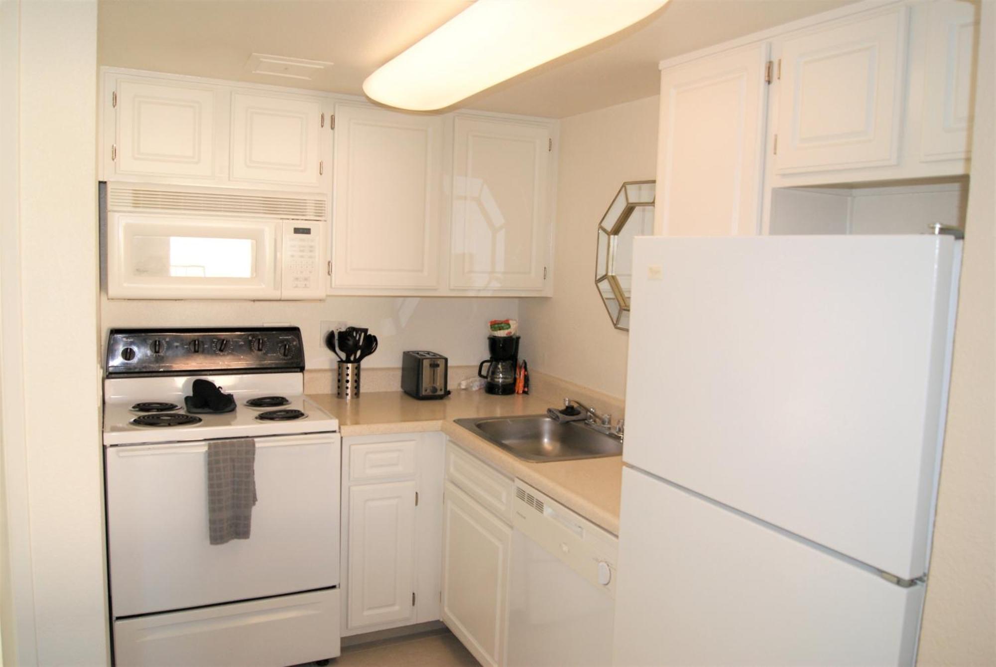 216-fully Furnished 1br Suite-outdoor Pool