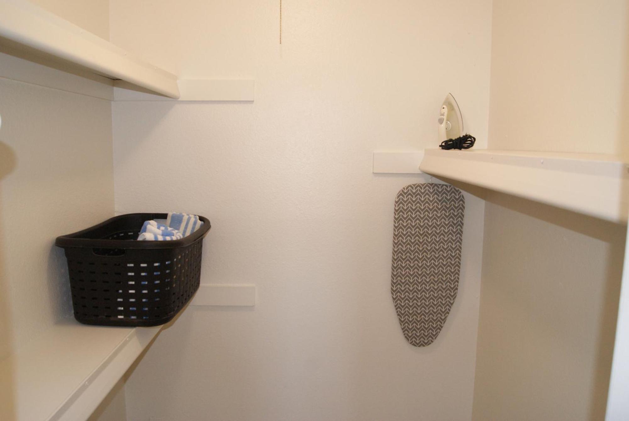 243-fully Furnished 1br Suite-pet Friendly Apartment *