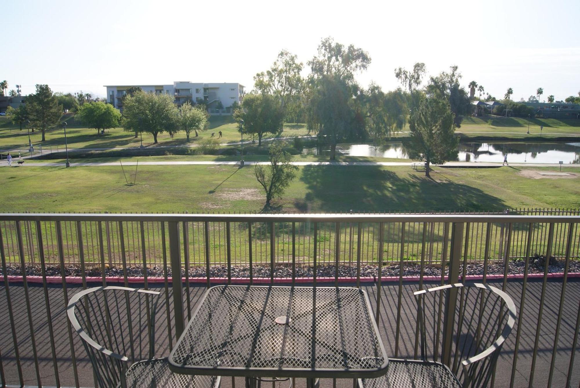 216-fully Furnished 1br Suite-outdoor Pool *