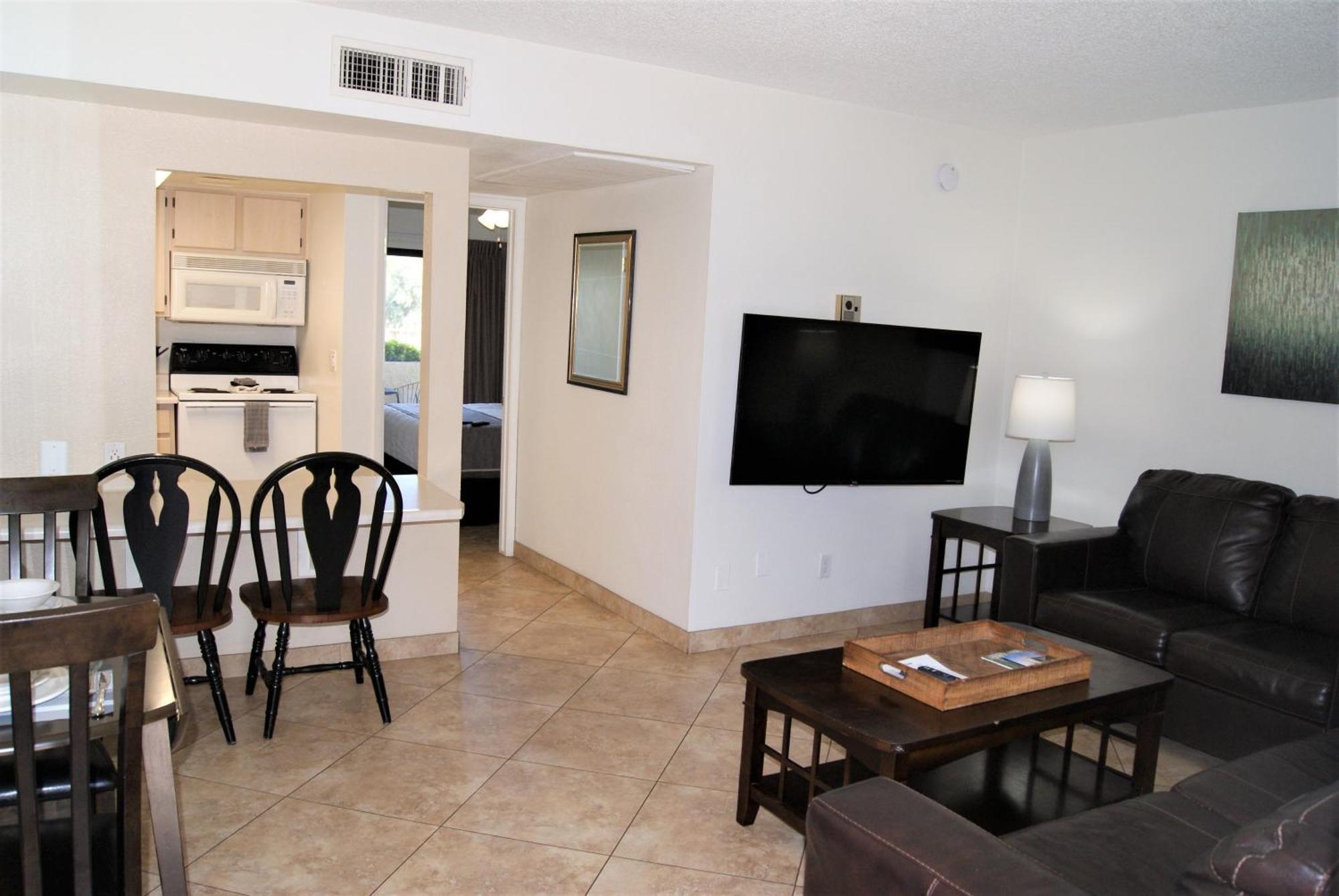 115 Fully Furnished 1br Suite-prime Location