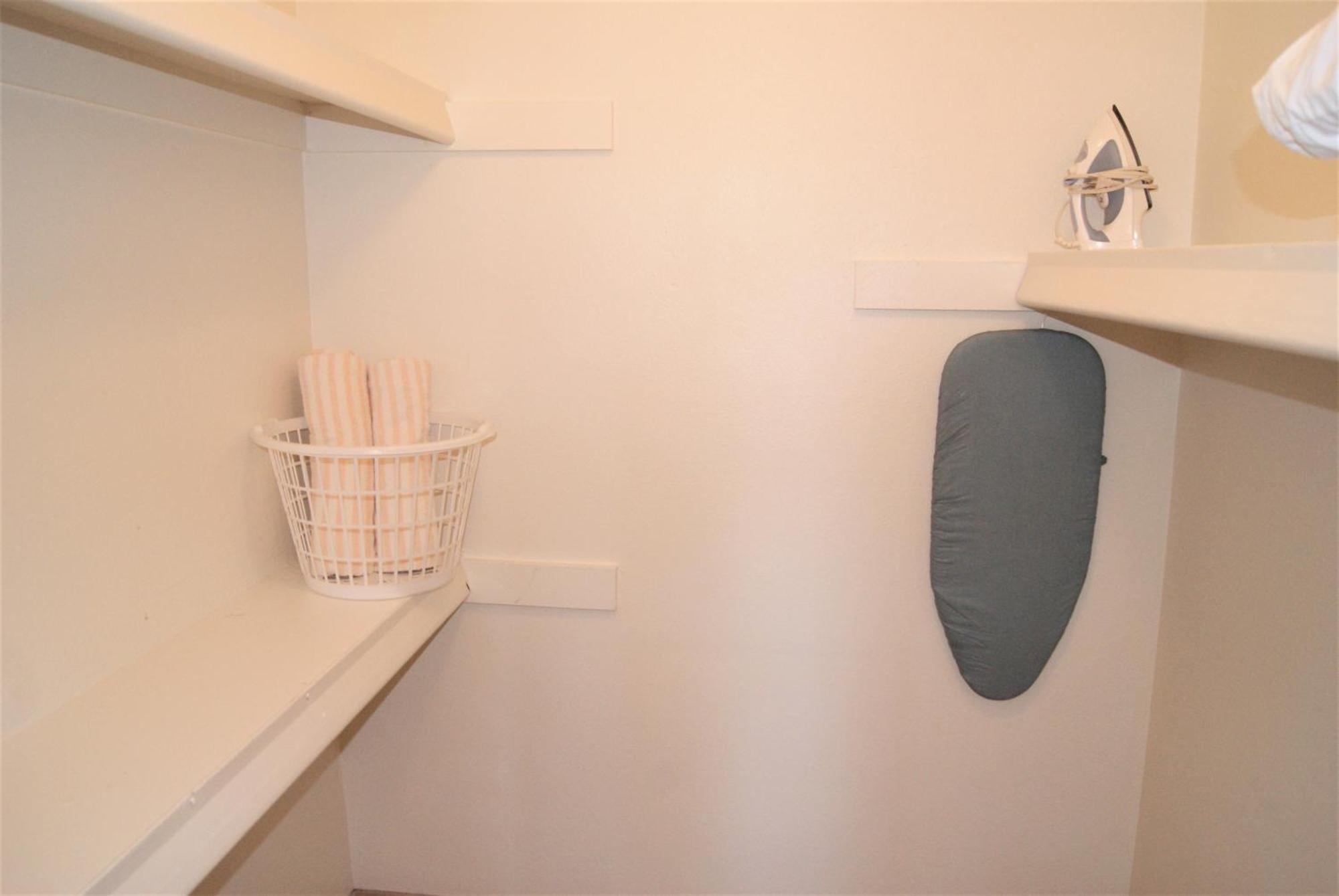Apartment 126 Fully Furnished 1br Suite-prime Location